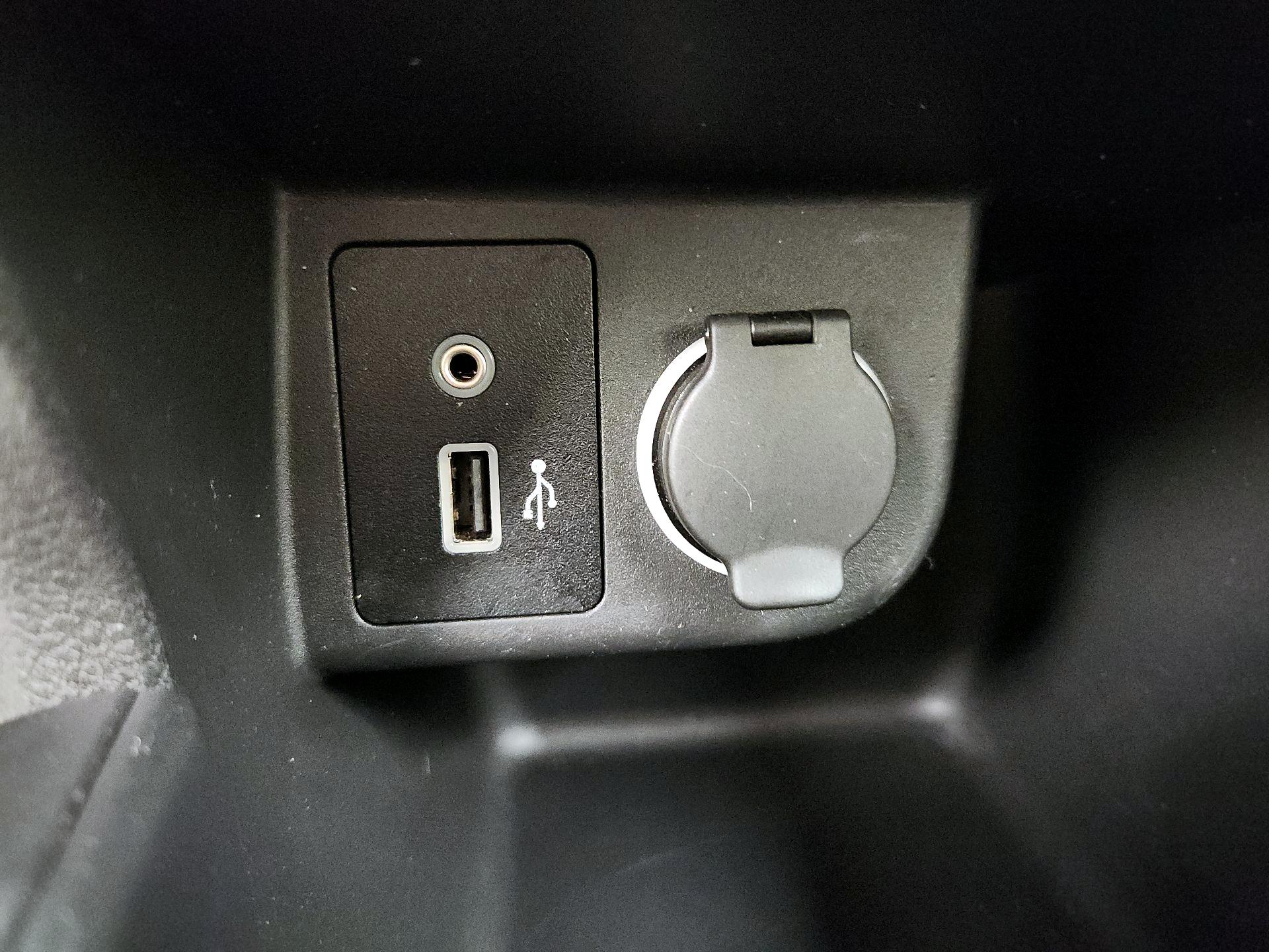 Thumbnail: 2023 Nissan Kicks - 18