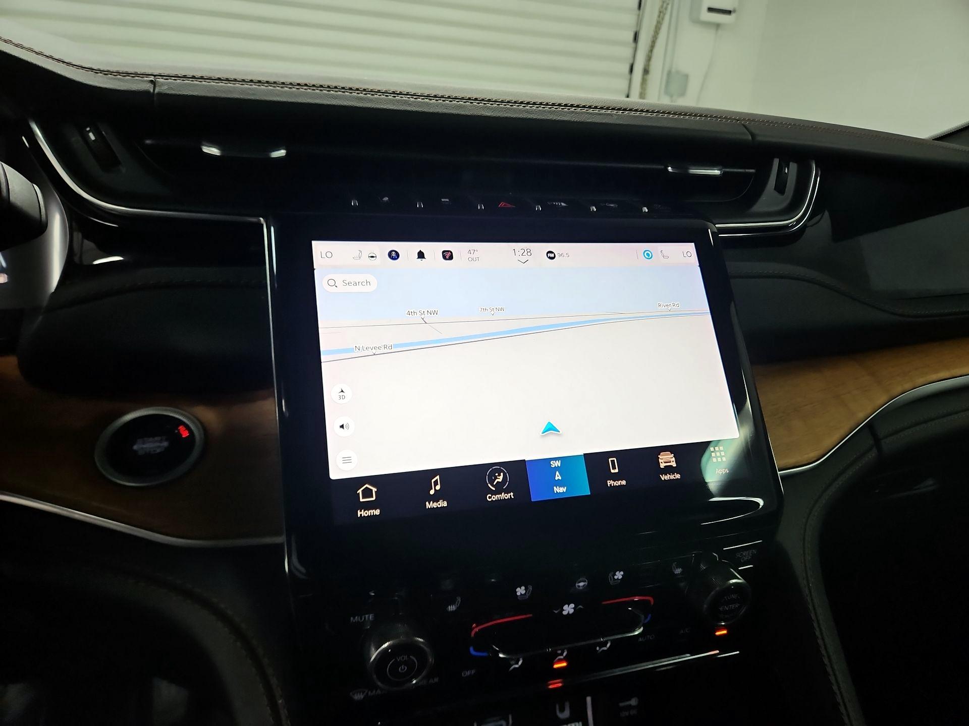 Thumbnail: 2022 Jeep Grand Cherokee - 14