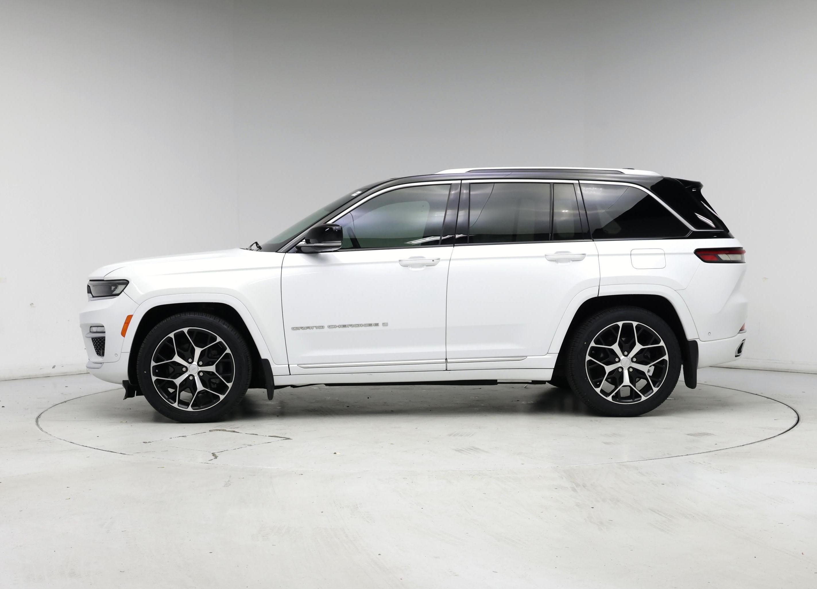 Thumbnail: 2022 Jeep Grand Cherokee - 3