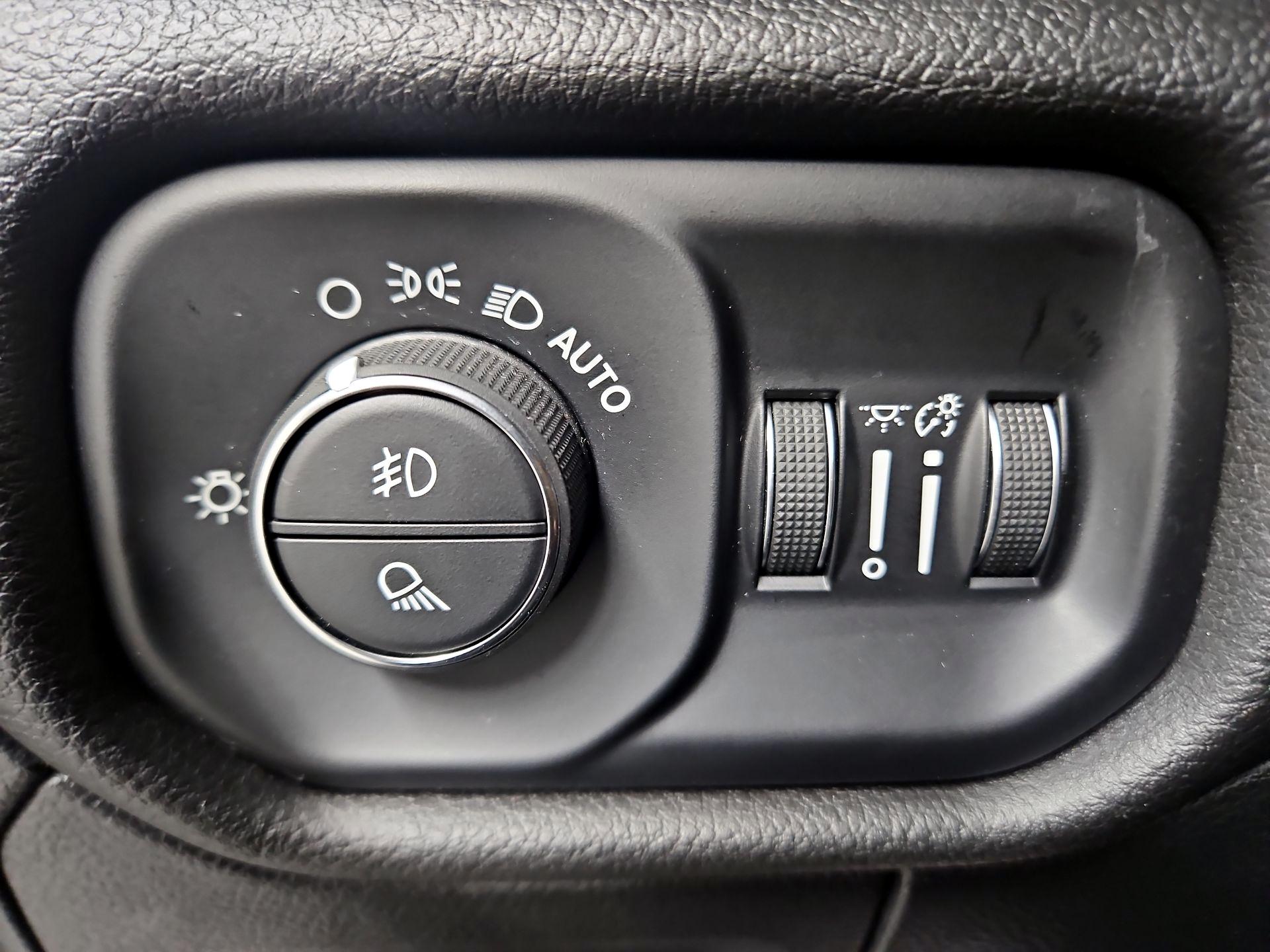 Thumbnail: 2025 RAM 1500 - 13