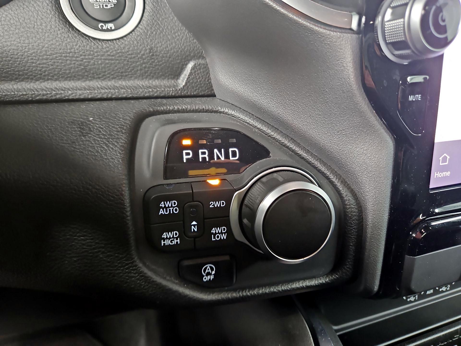 Thumbnail: 2025 RAM 1500 - 18