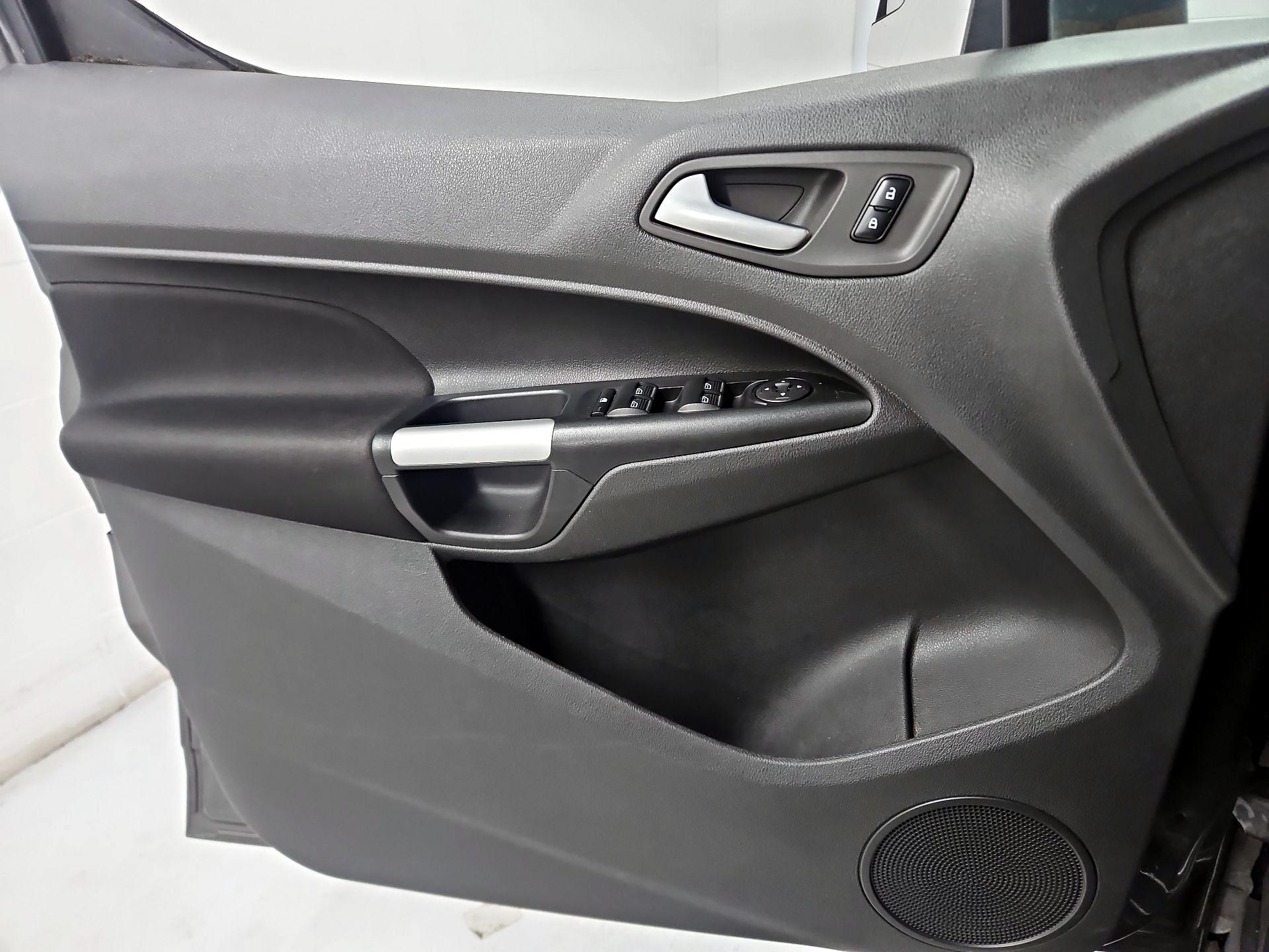 Thumbnail: 2017 Ford Transit Series - 12