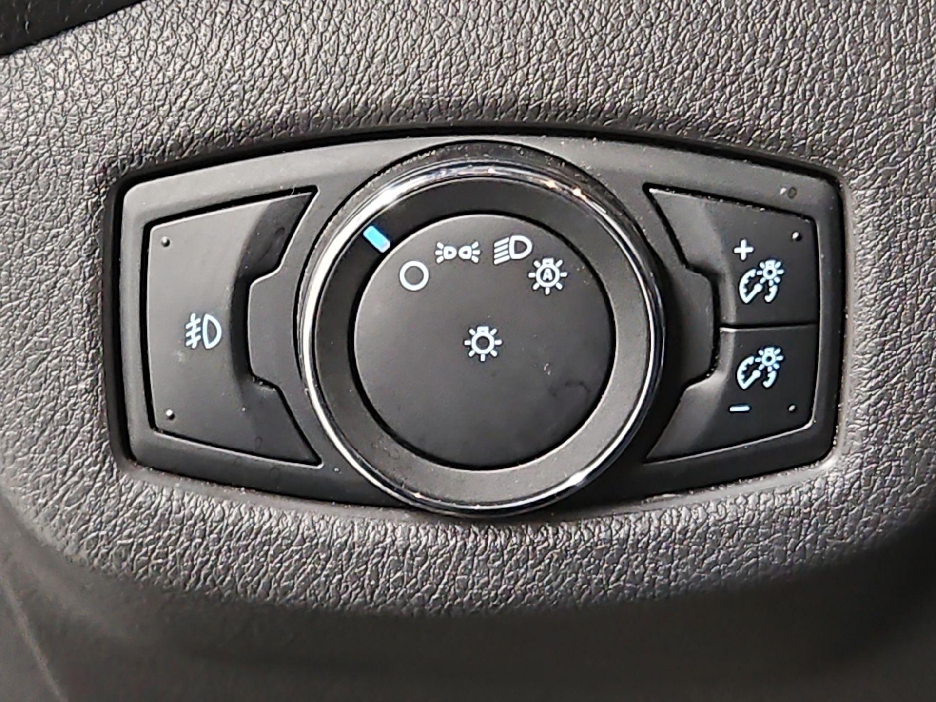 Thumbnail: 2017 Ford Transit Series - 13