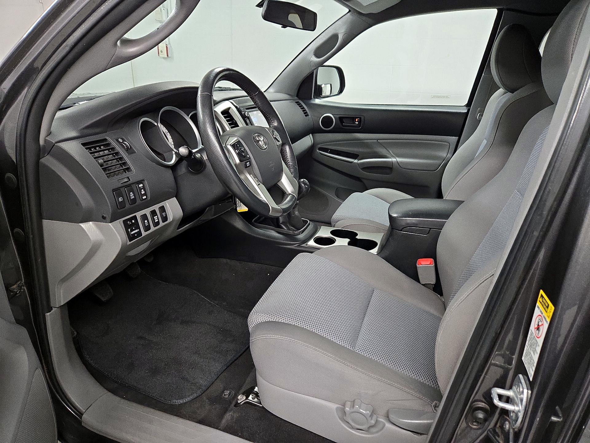 Thumbnail: 2014 Toyota Tacoma - 11