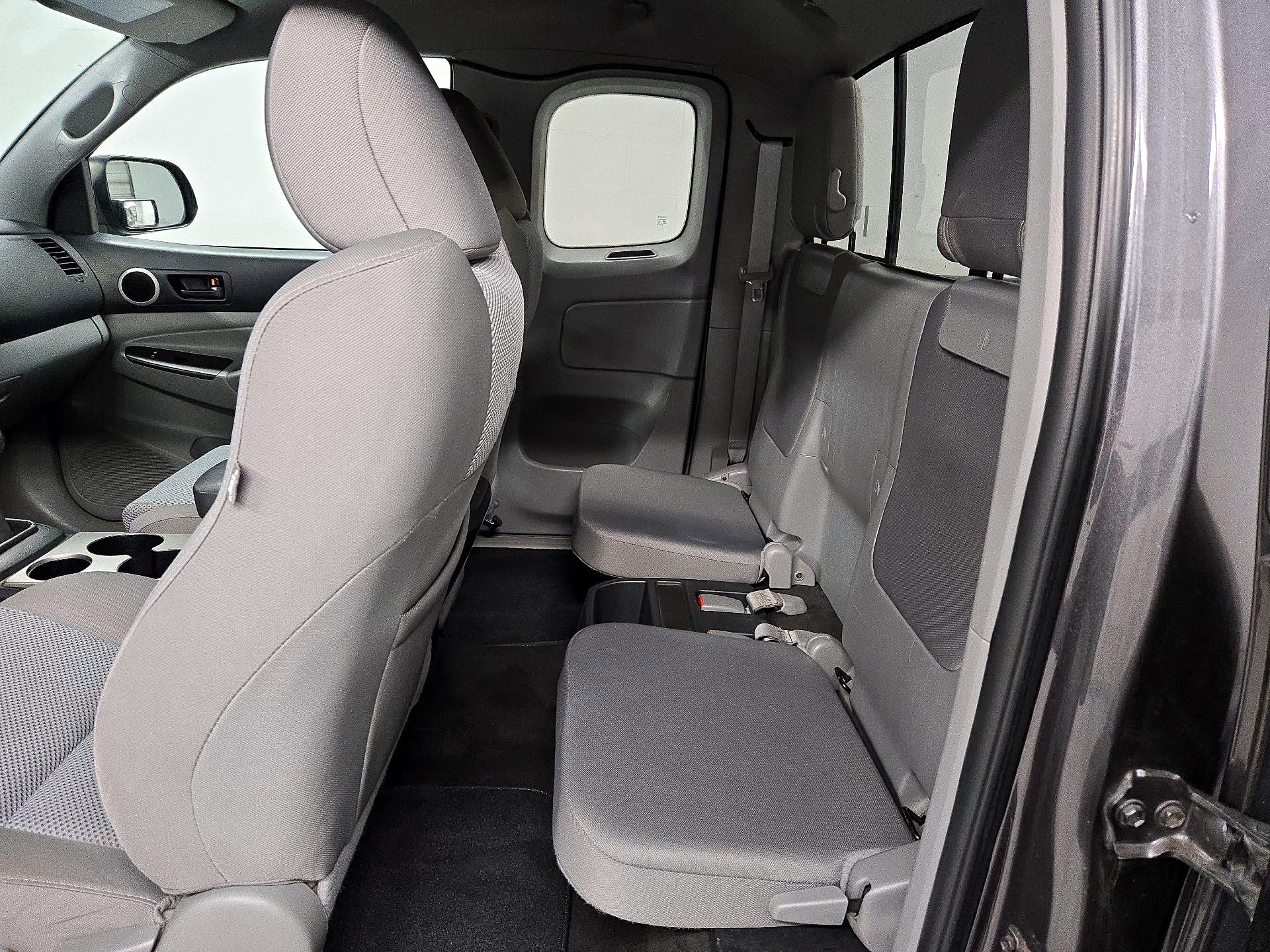 Thumbnail: 2014 Toyota Tacoma - 19