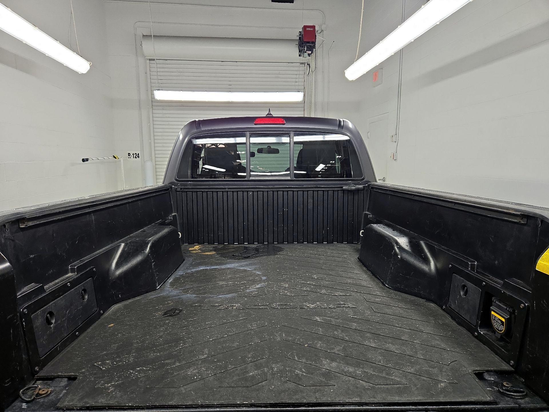 Thumbnail: 2014 Toyota Tacoma - 20