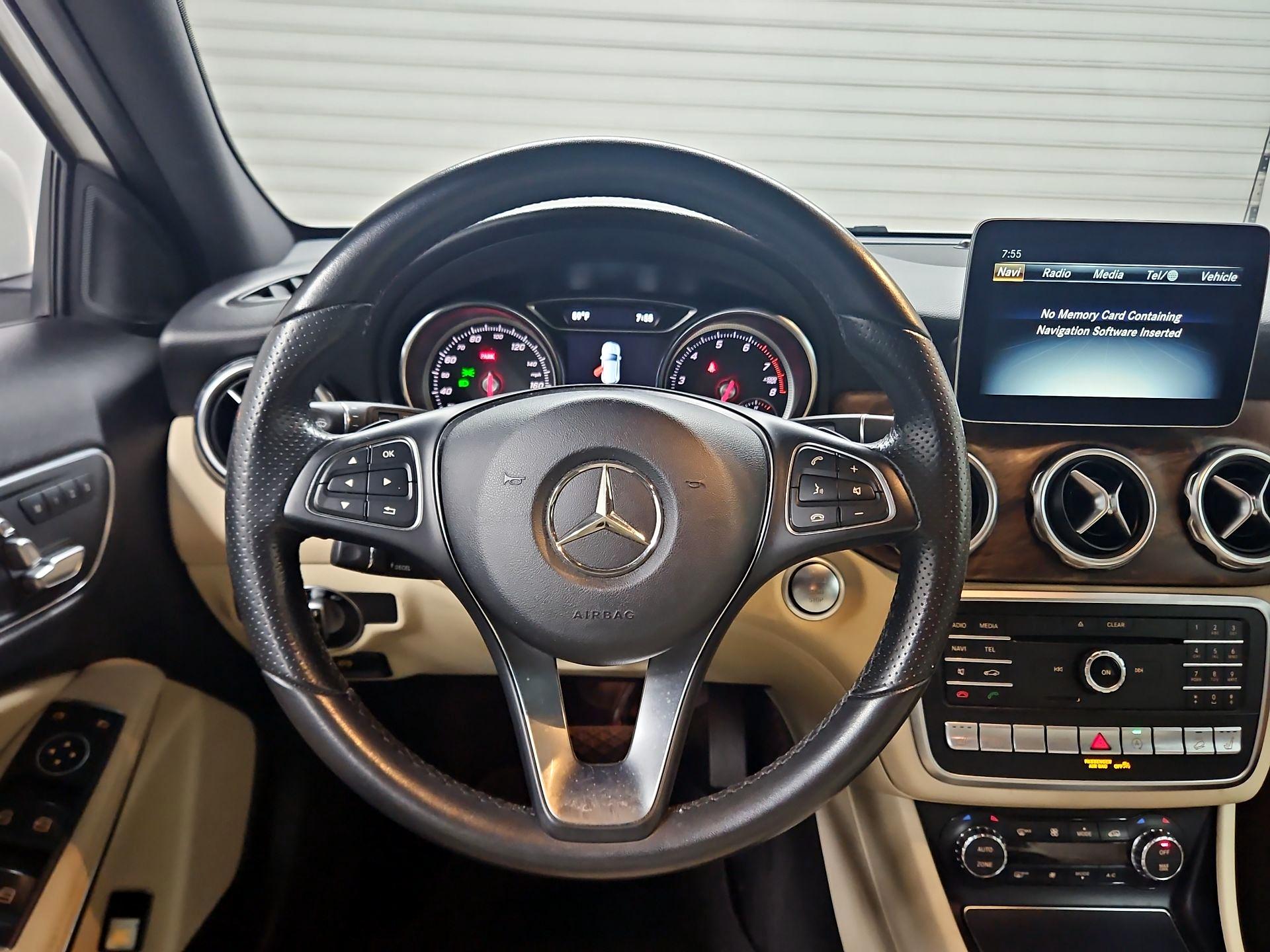 Thumbnail: 2018 Mercedes-Benz GLA - 10