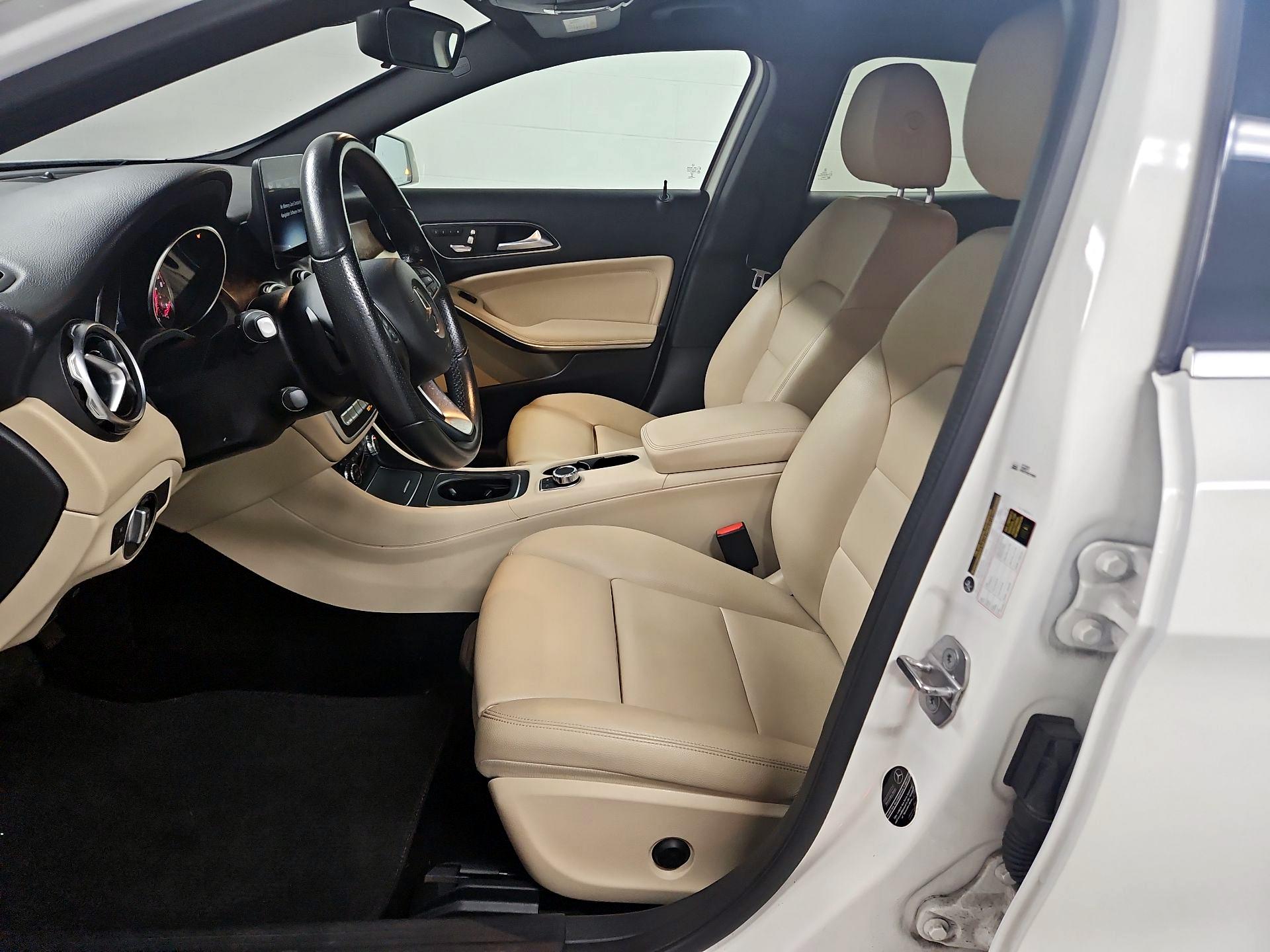 Thumbnail: 2018 Mercedes-Benz GLA - 11