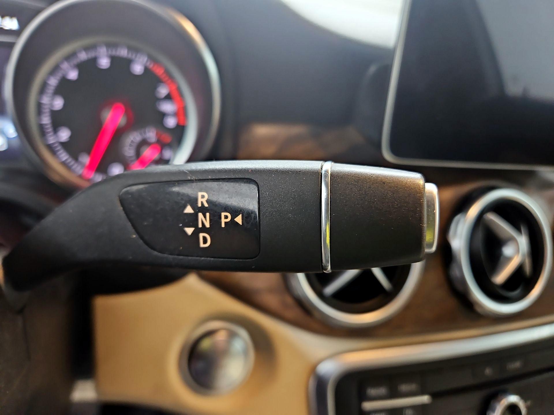 Thumbnail: 2018 Mercedes-Benz GLA - 17