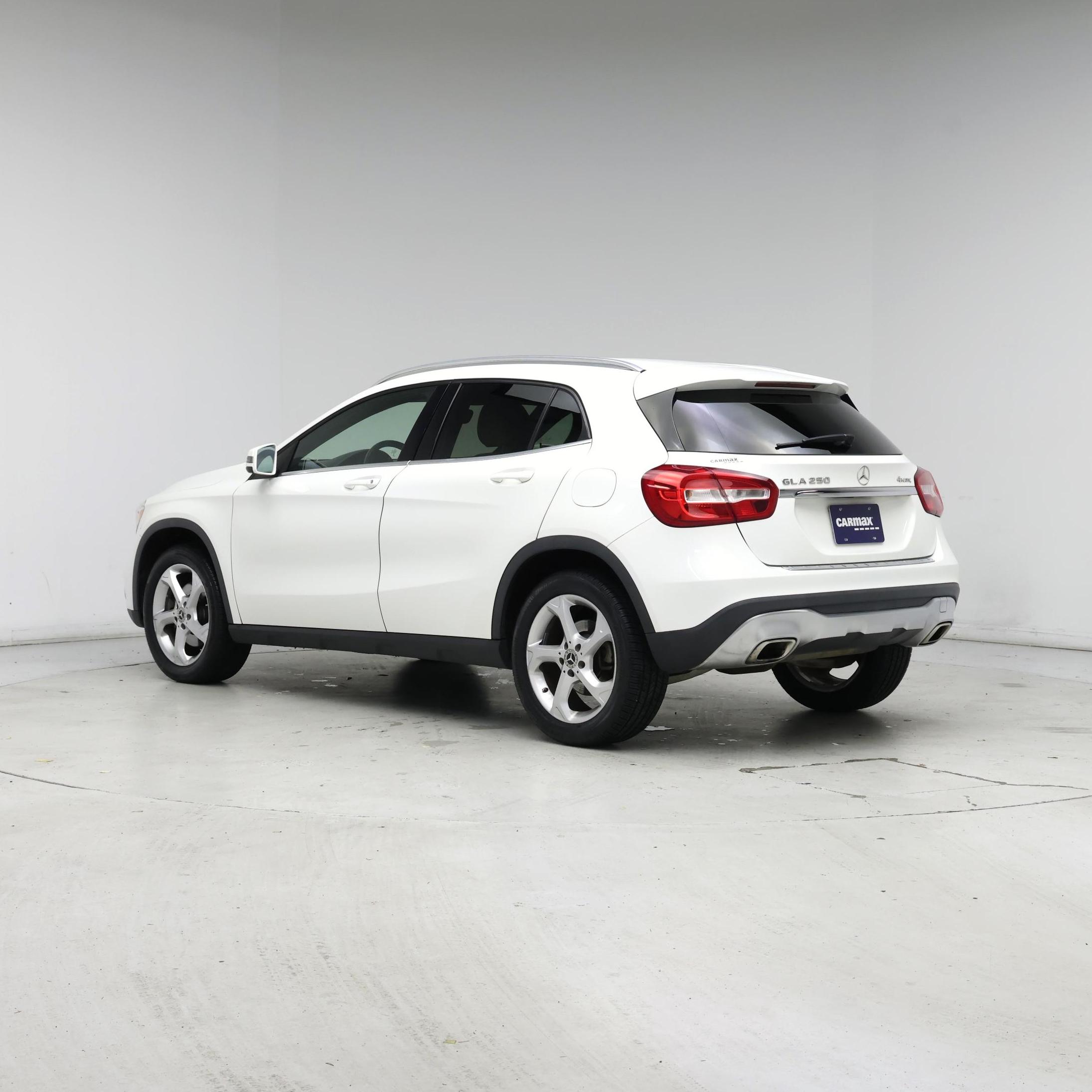 Thumbnail: 2018 Mercedes-Benz GLA - 2