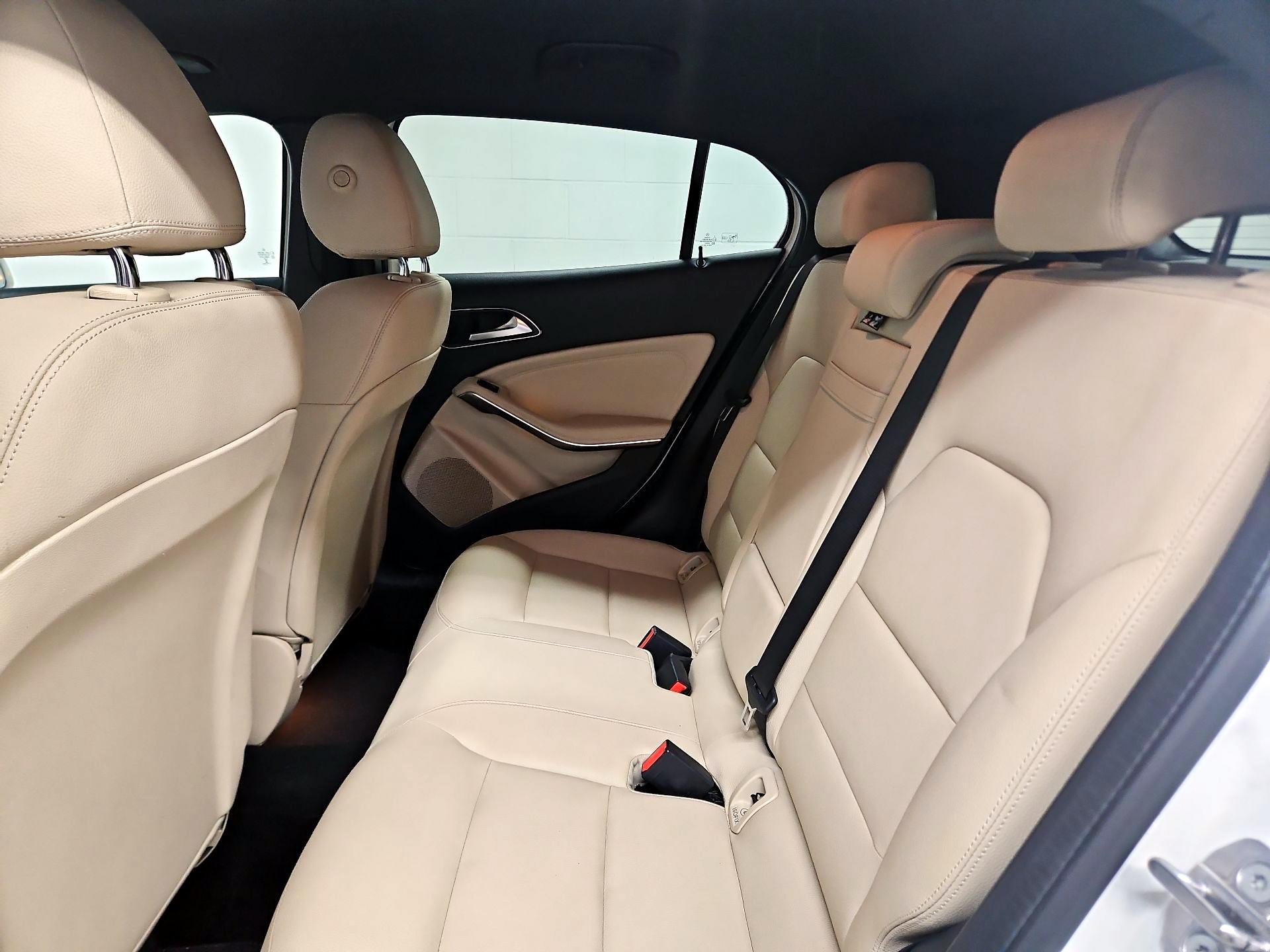 Thumbnail: 2018 Mercedes-Benz GLA - 19