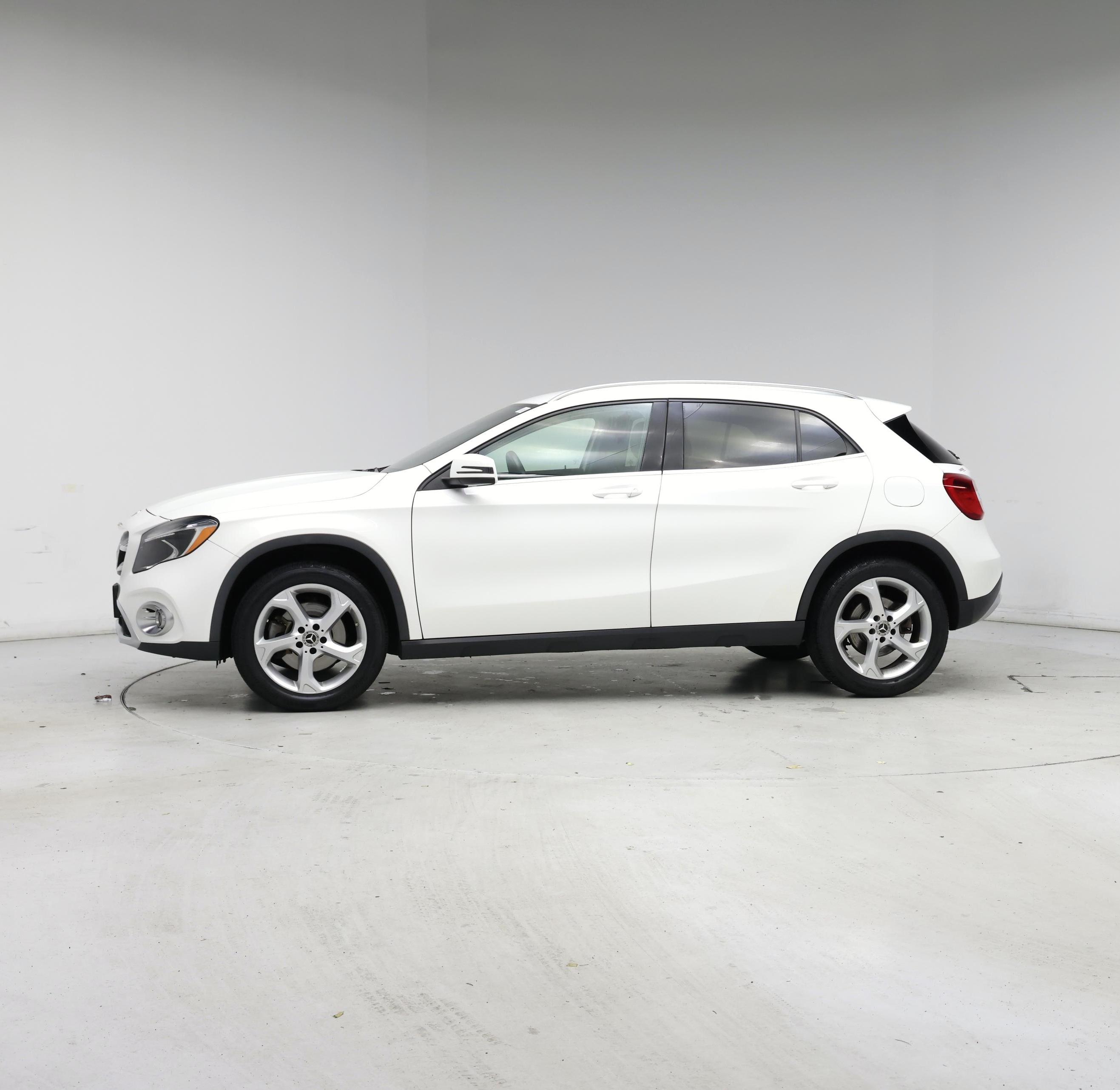 Thumbnail: 2018 Mercedes-Benz GLA - 3