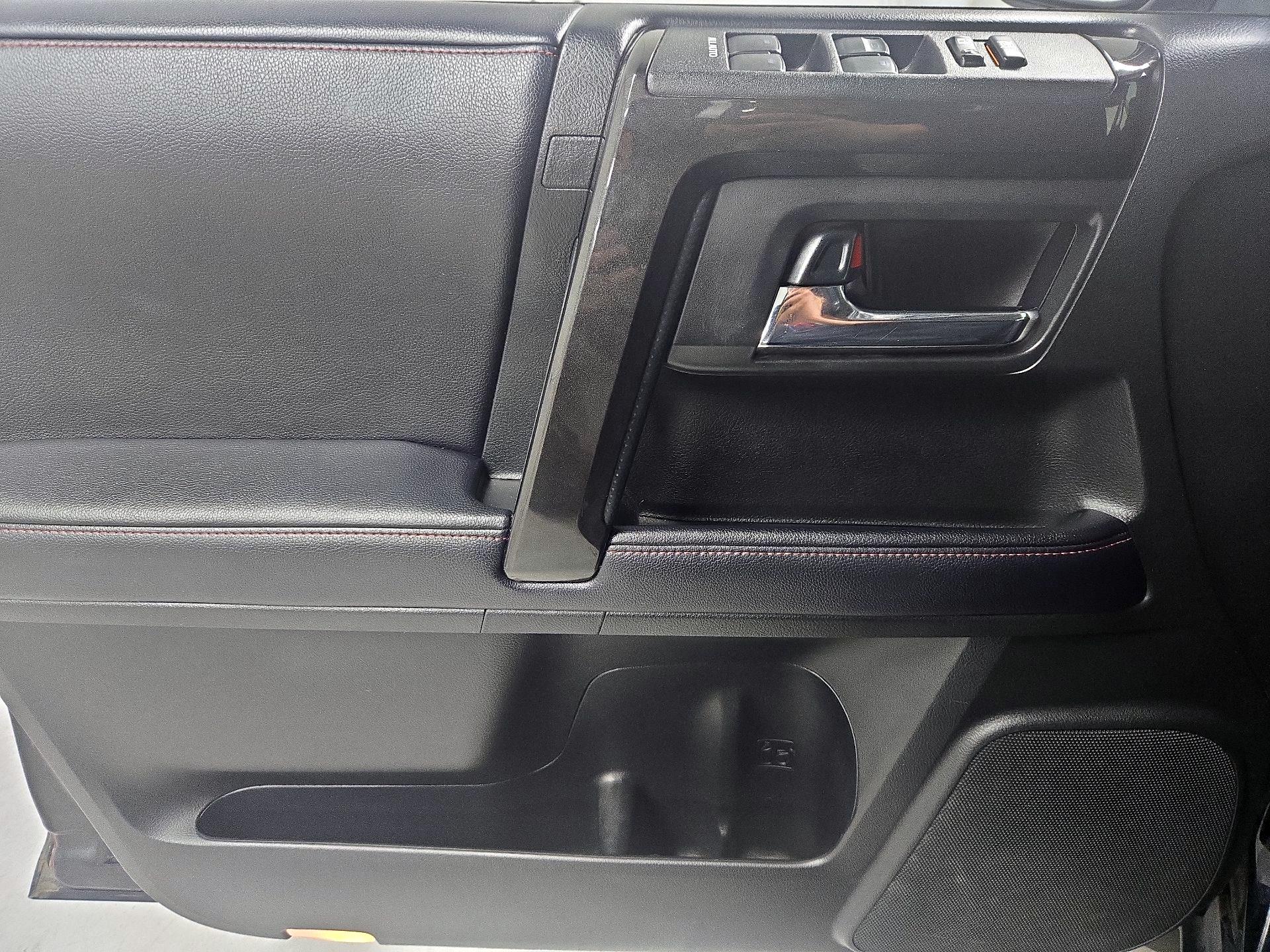 Thumbnail: 2019 Toyota 4Runner - 12