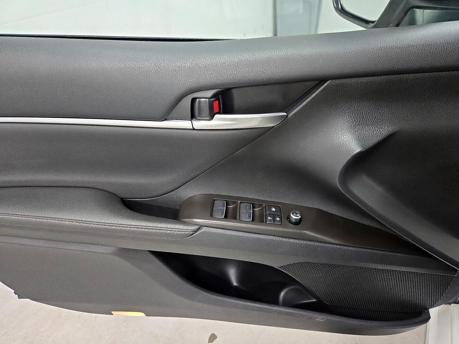 Thumbnail: 2023 Toyota Camry - 12