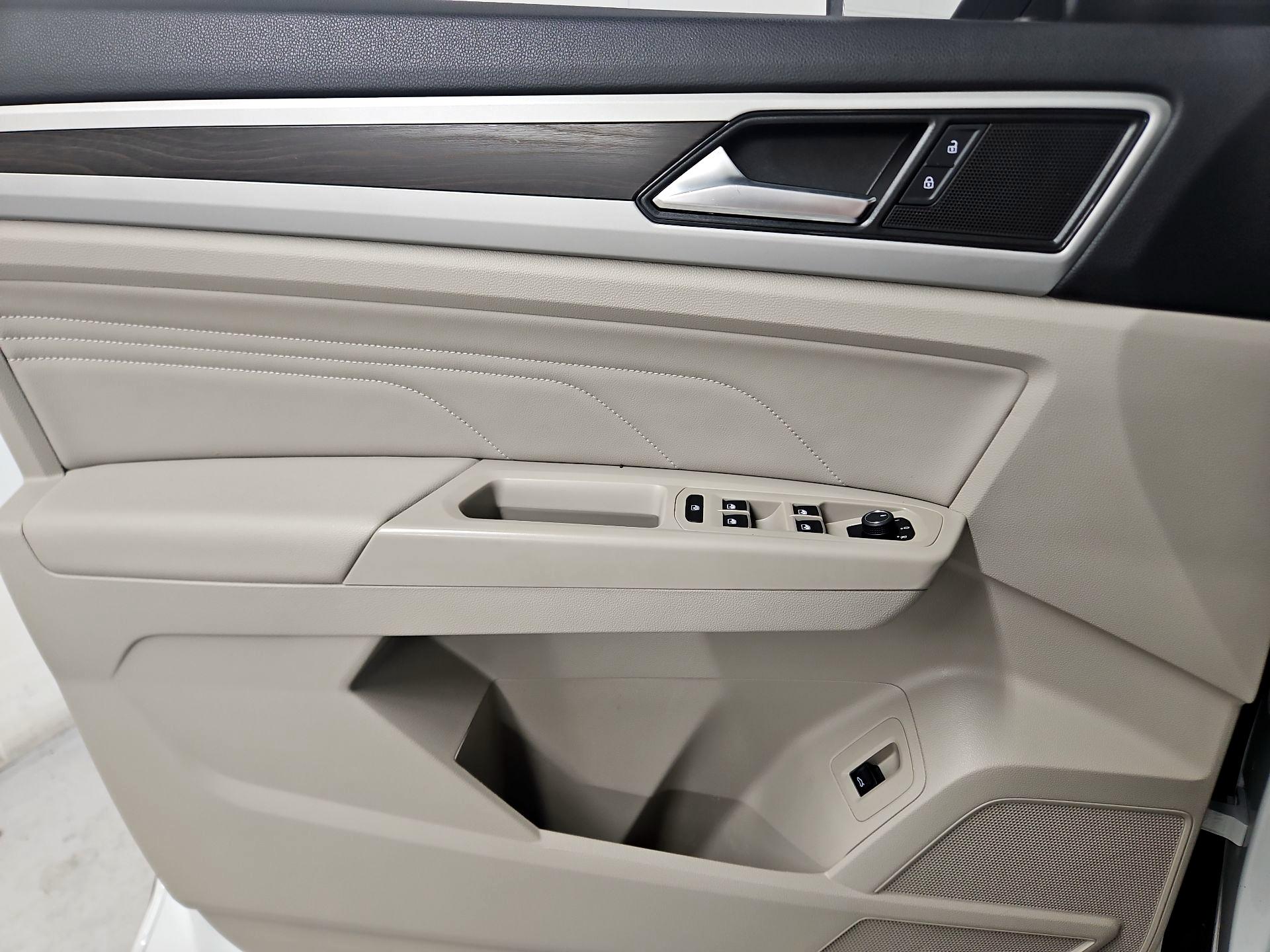 Thumbnail: 2023 Volkswagen Atlas - 12