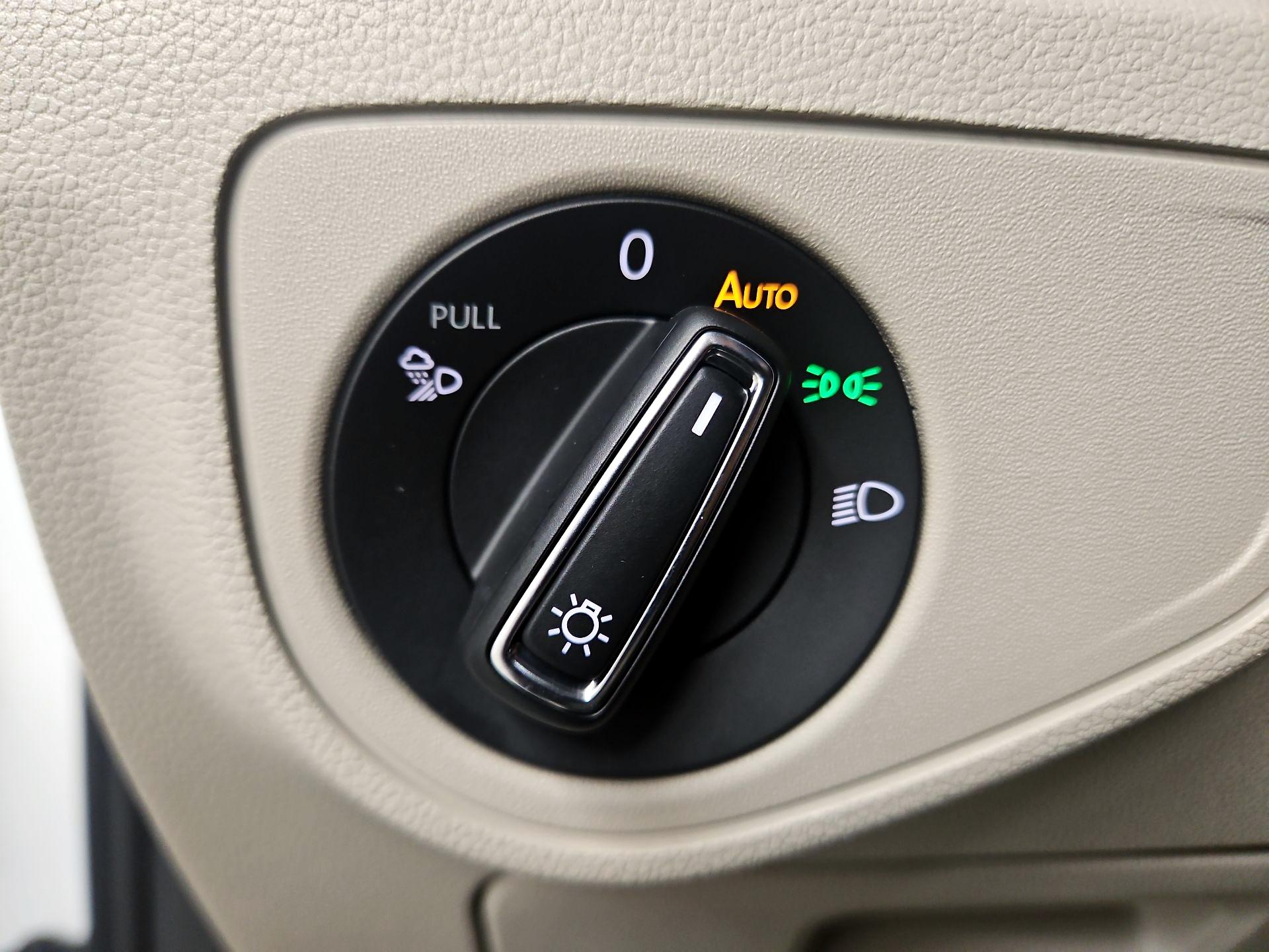 Thumbnail: 2023 Volkswagen Atlas - 13