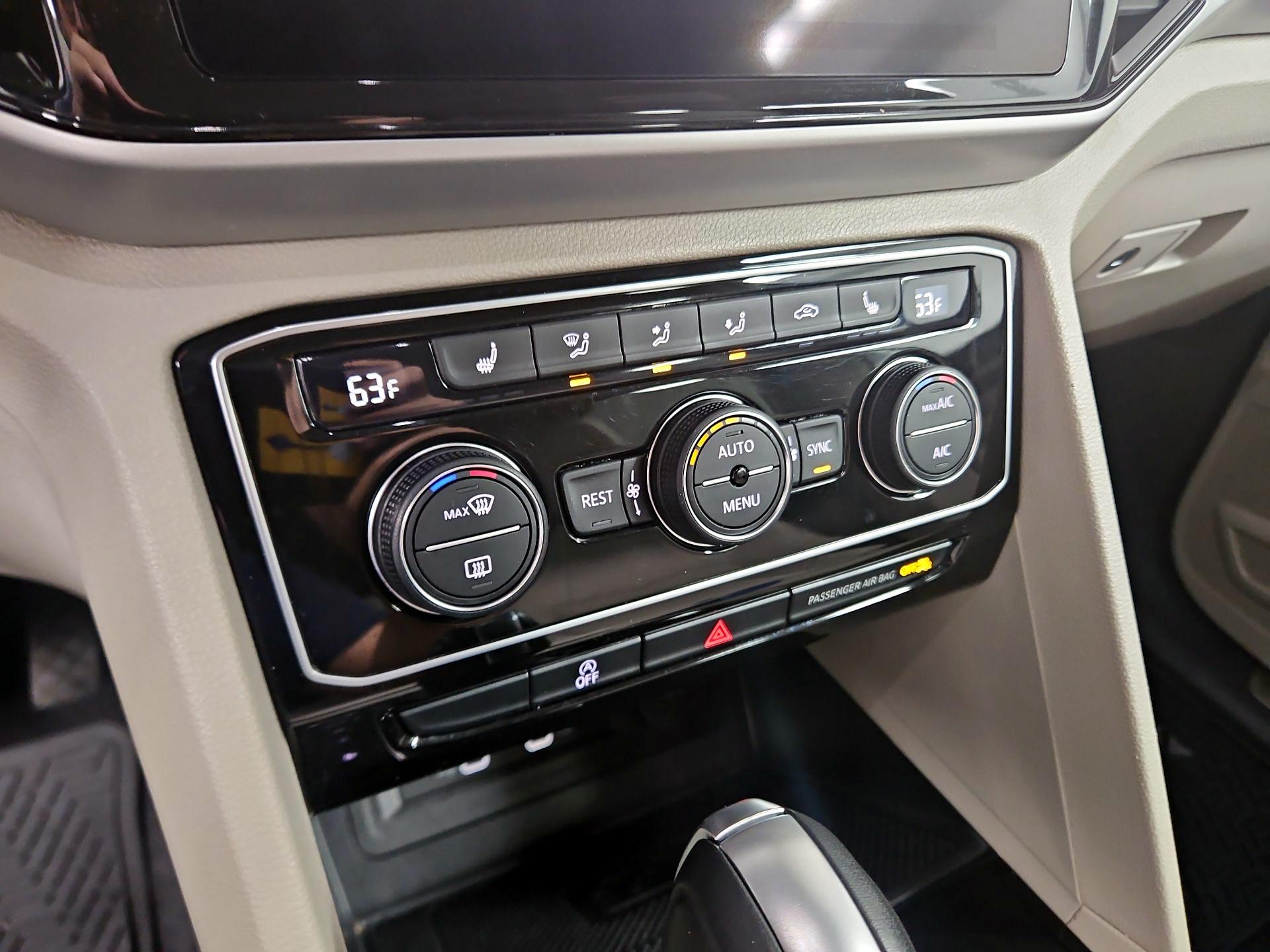 Thumbnail: 2023 Volkswagen Atlas - 16