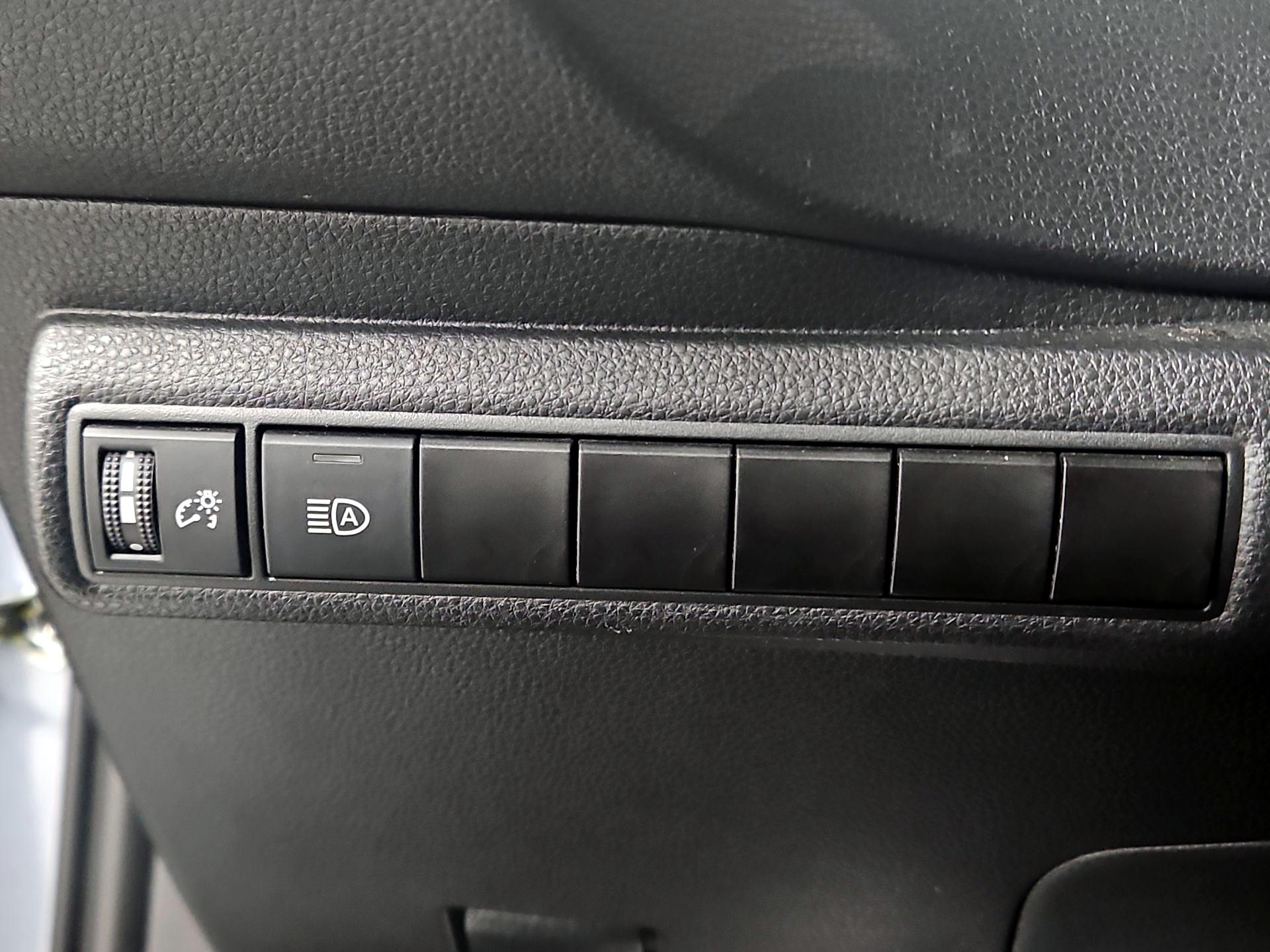 Thumbnail: 2023 Toyota Corolla - 13