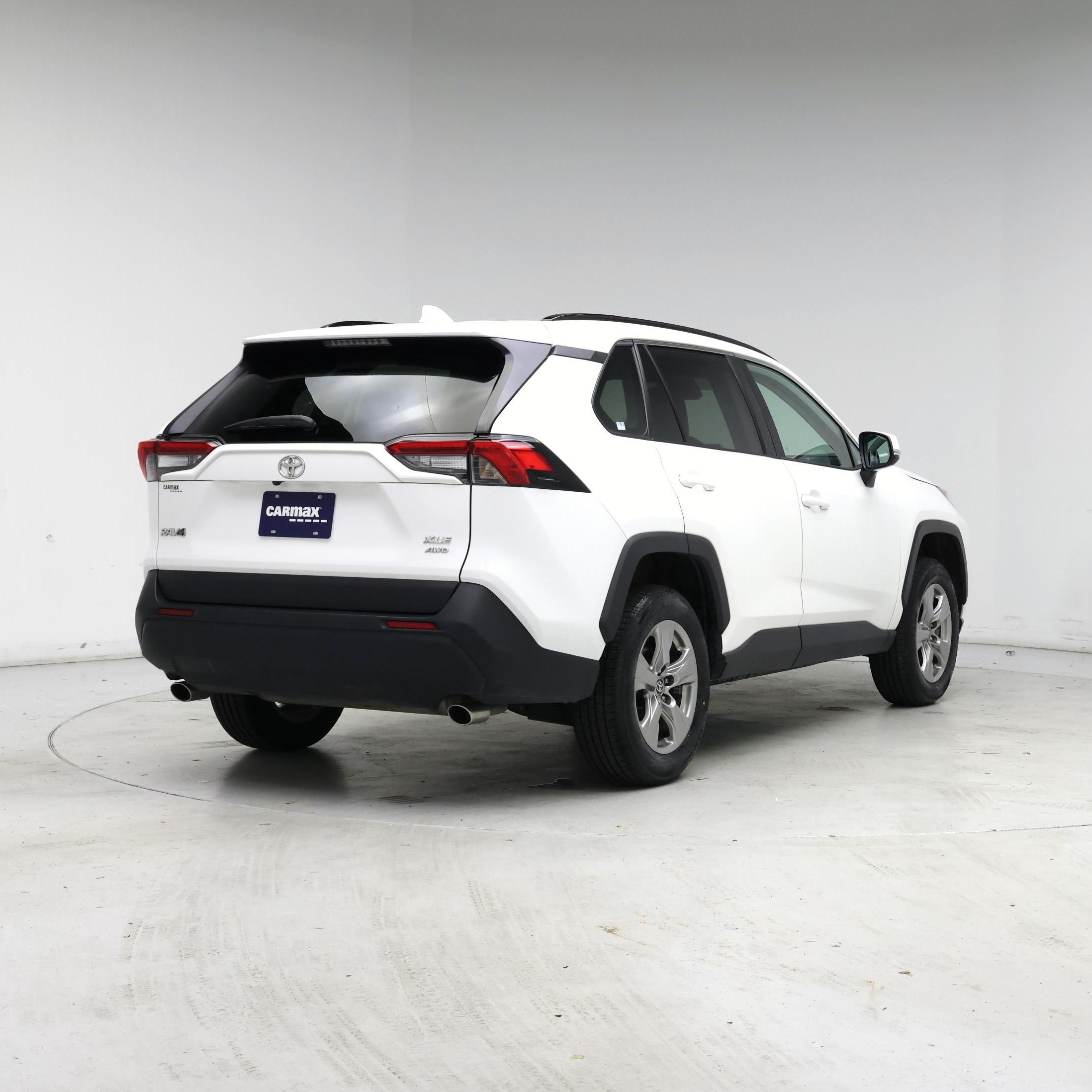 Thumbnail: 2023 Toyota RAV4 - 8