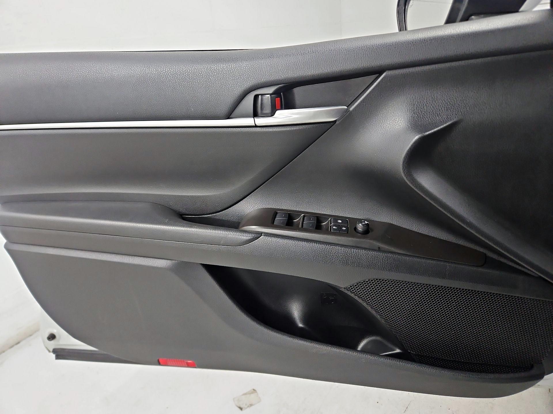 Thumbnail: 2023 Toyota Camry - 12