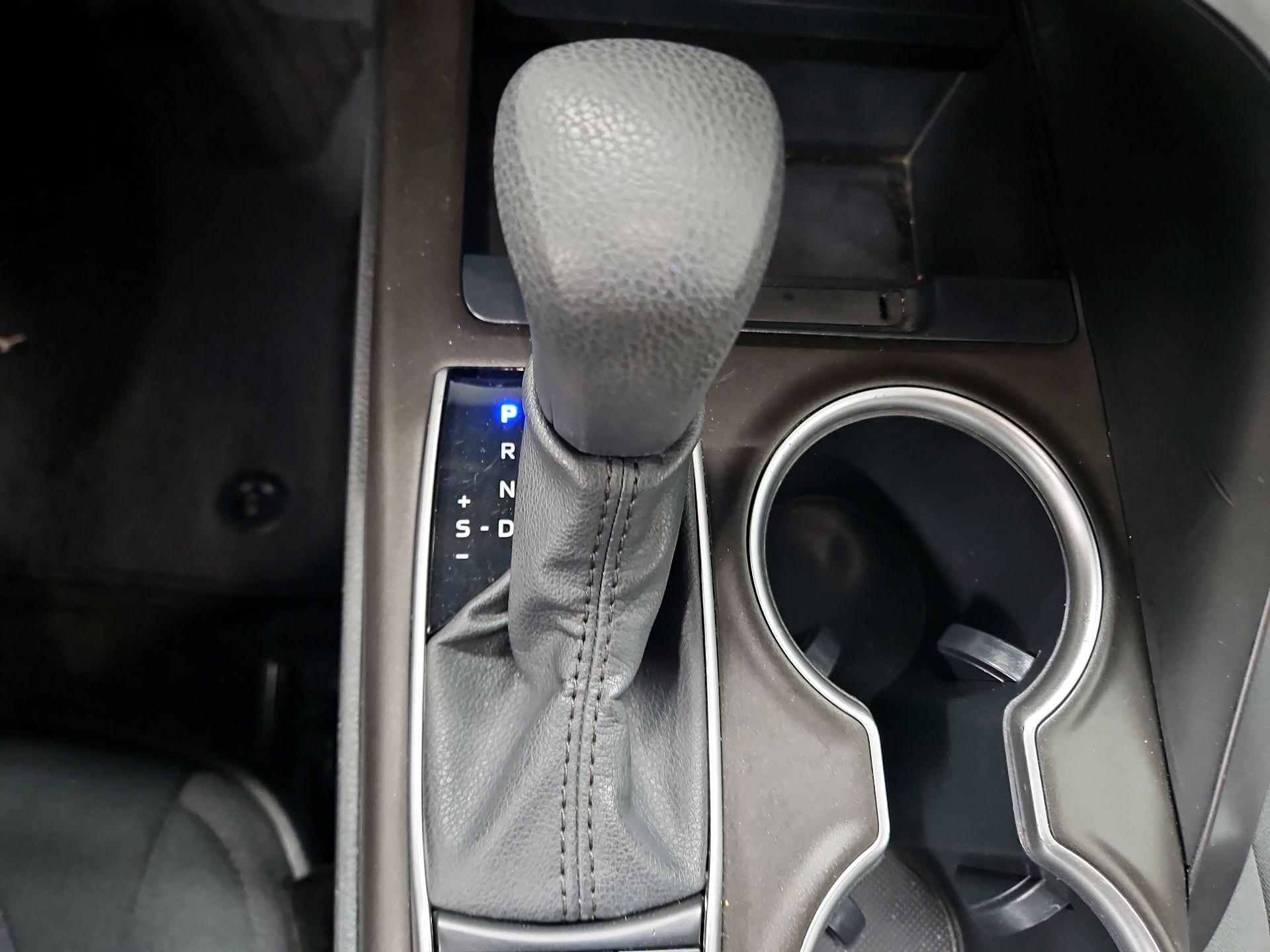 Thumbnail: 2023 Toyota Camry - 17