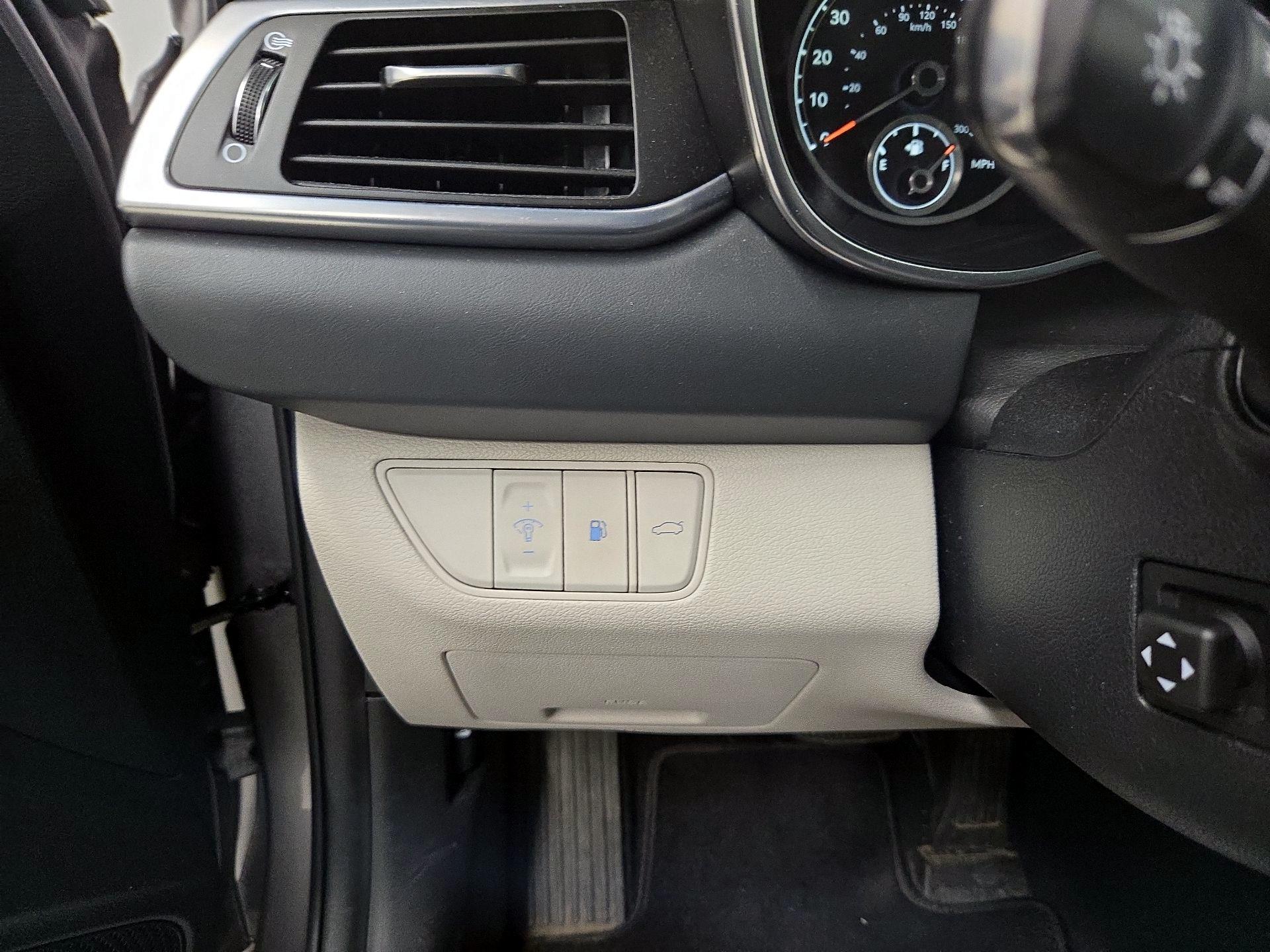 Thumbnail: 2022 Genesis G70 - 13