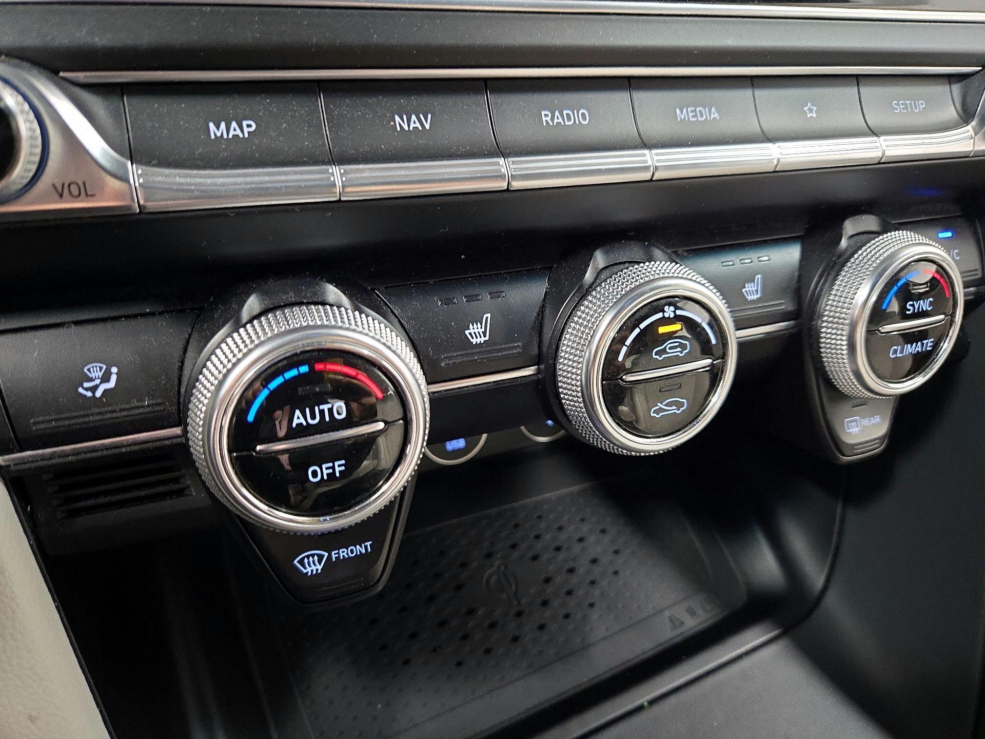 Thumbnail: 2022 Genesis G70 - 17