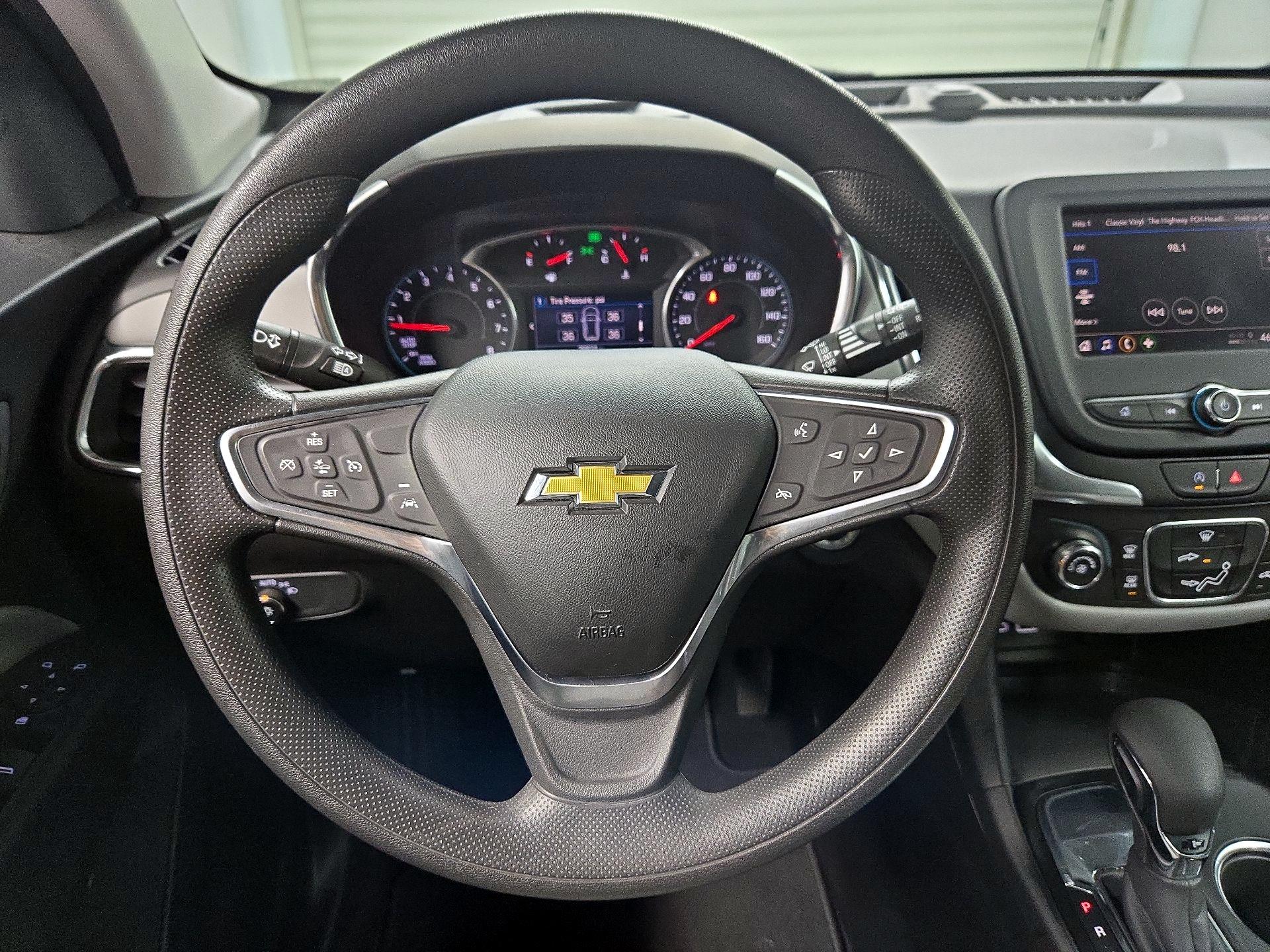 Thumbnail: 2022 Chevrolet Equinox - 10