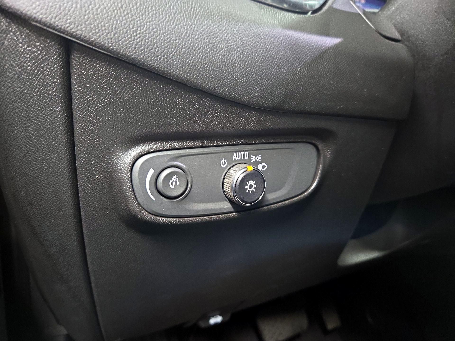 Thumbnail: 2022 Chevrolet Equinox - 13