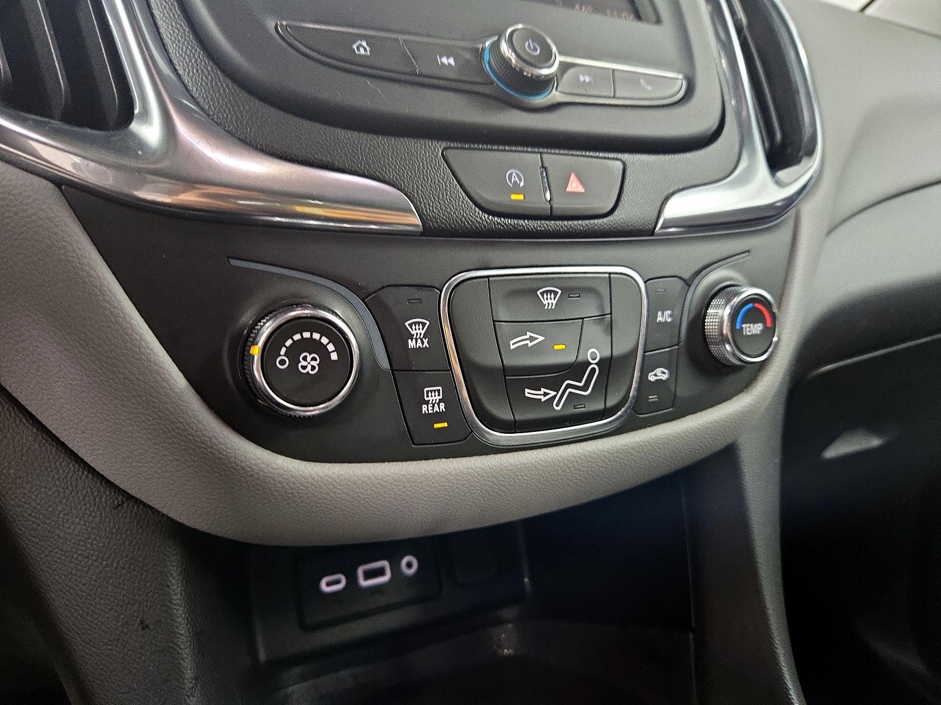 Thumbnail: 2022 Chevrolet Equinox - 16