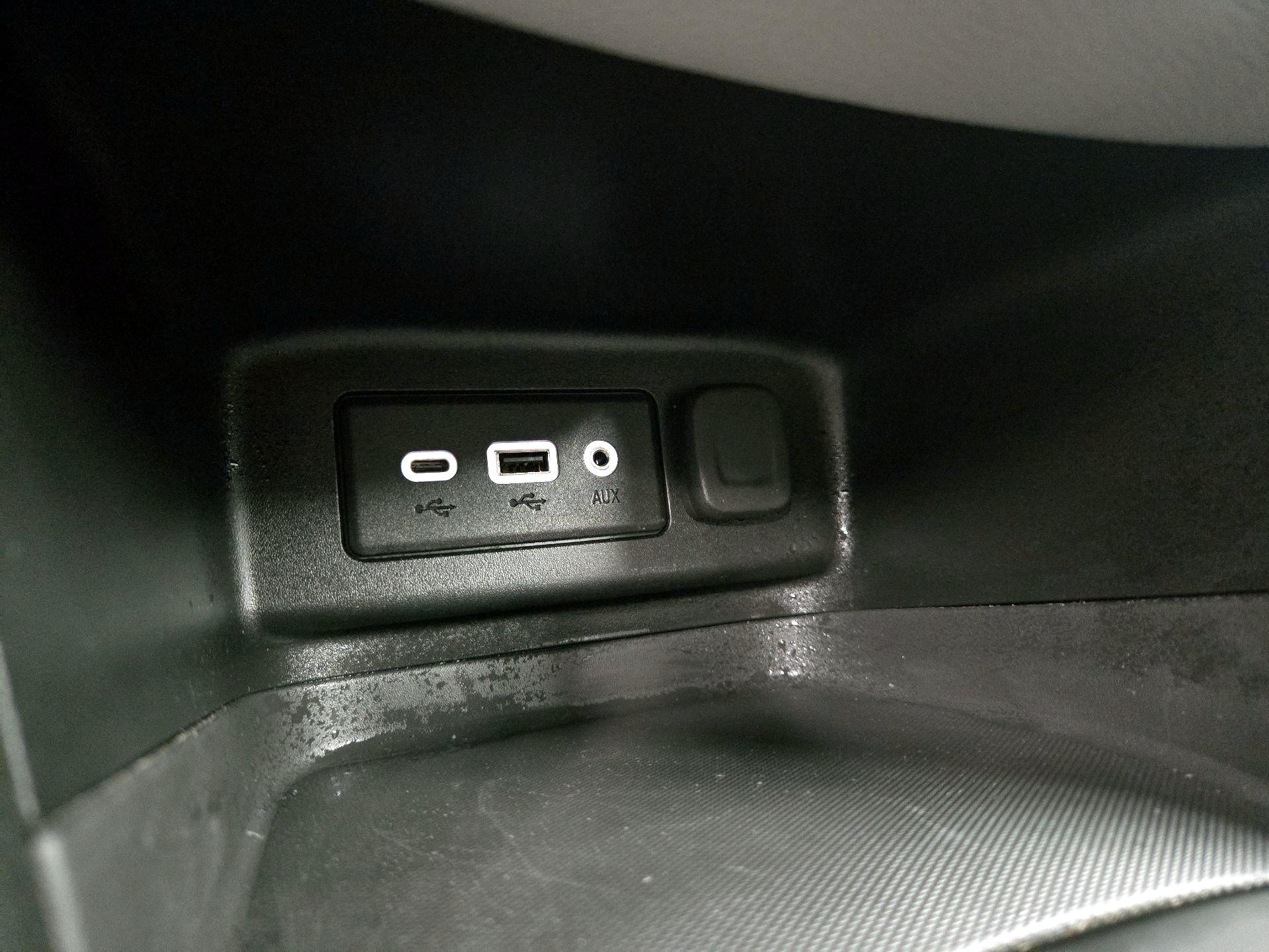 Thumbnail: 2022 Chevrolet Equinox - 18