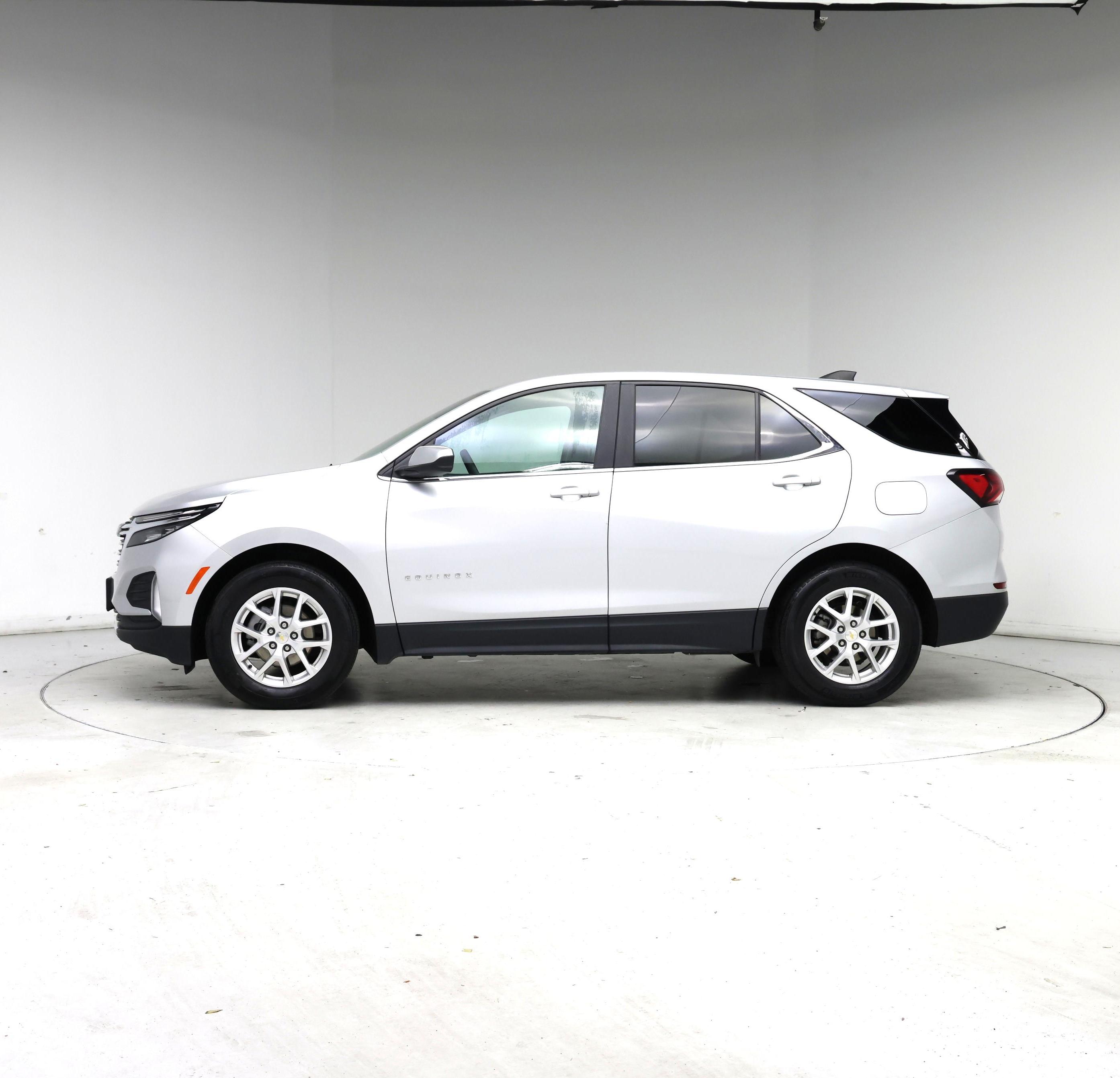 Thumbnail: 2022 Chevrolet Equinox - 3