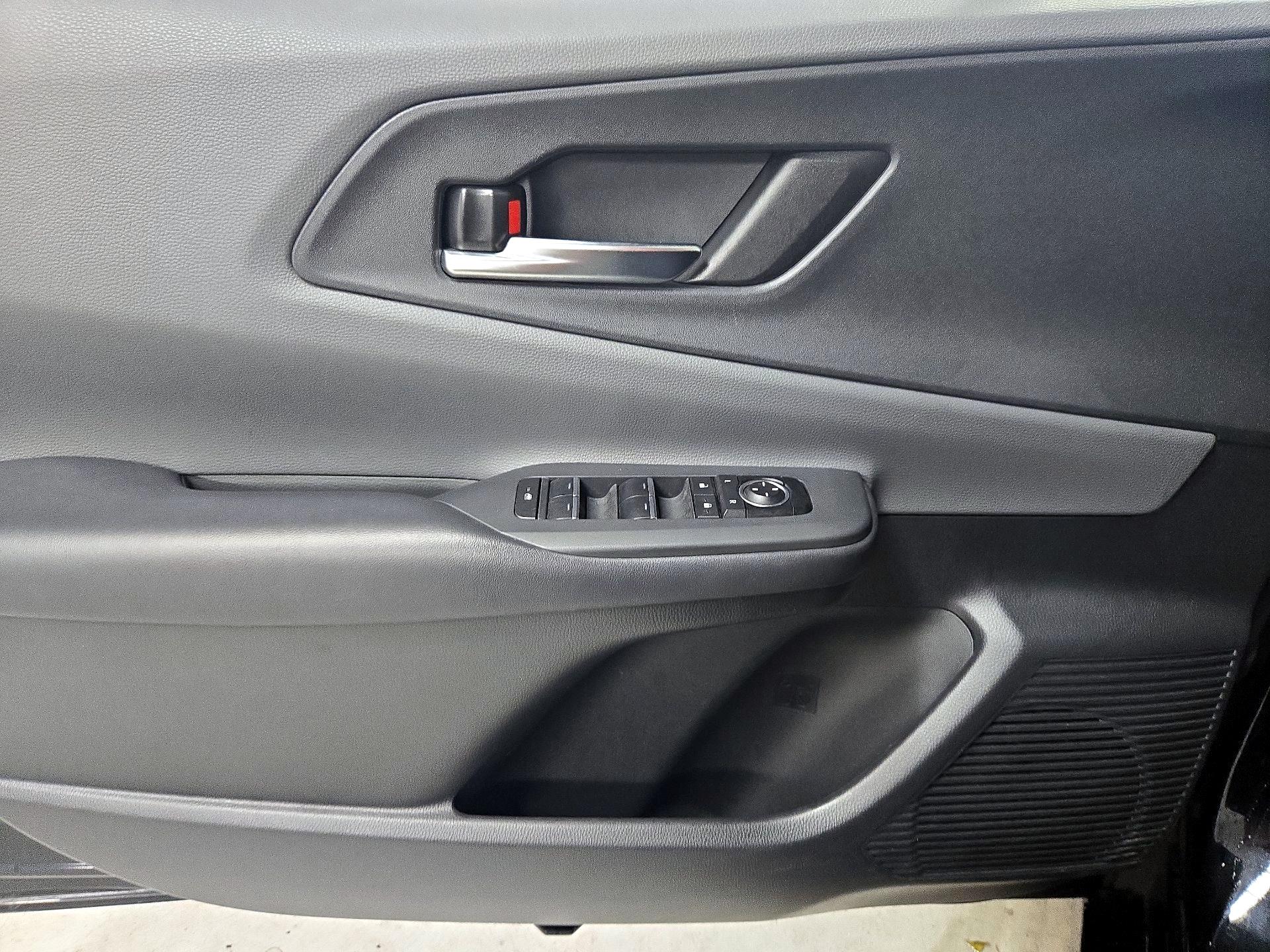 Thumbnail: 2023 Toyota Prius - 12