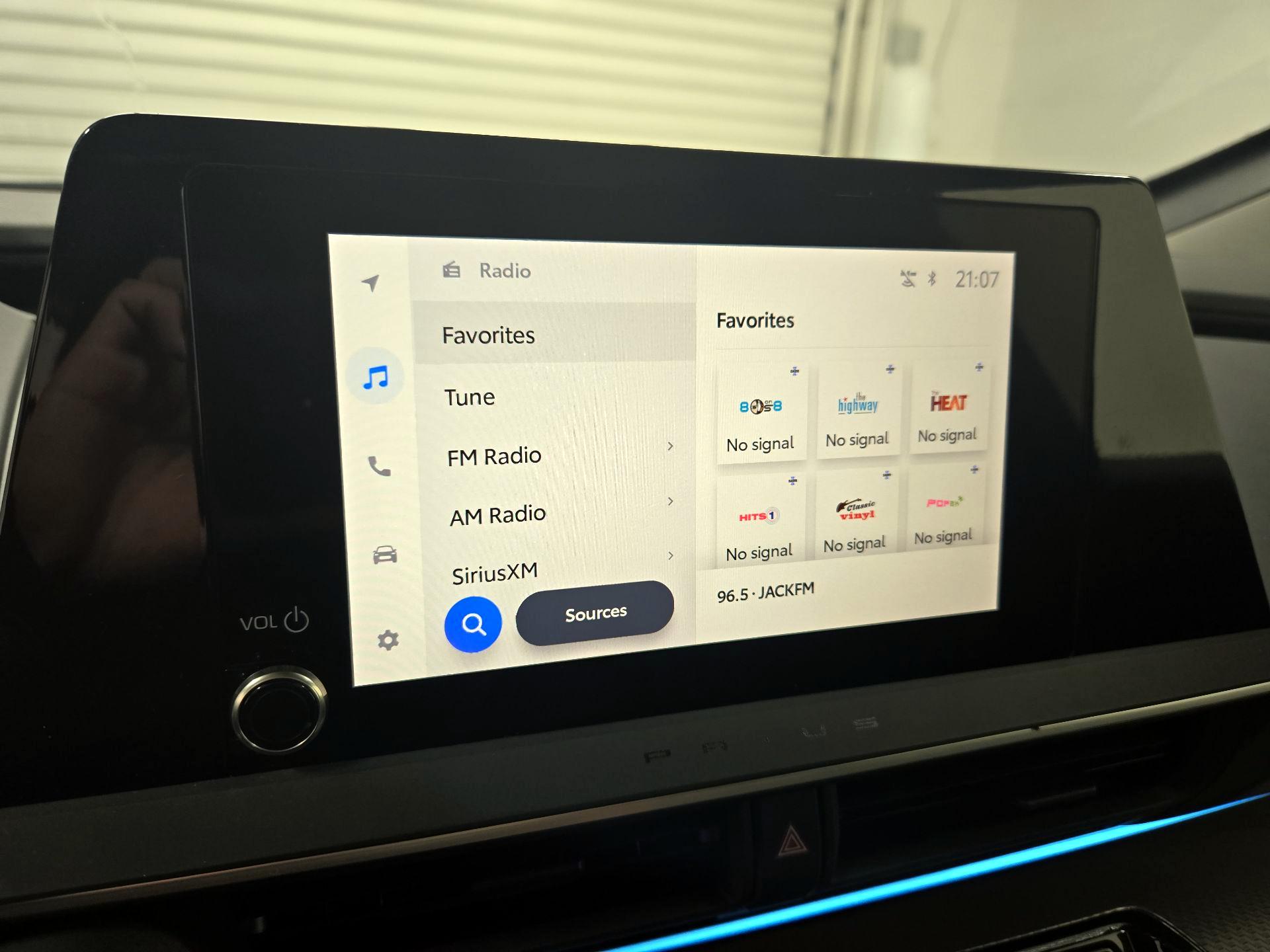 Thumbnail: 2023 Toyota Prius - 15