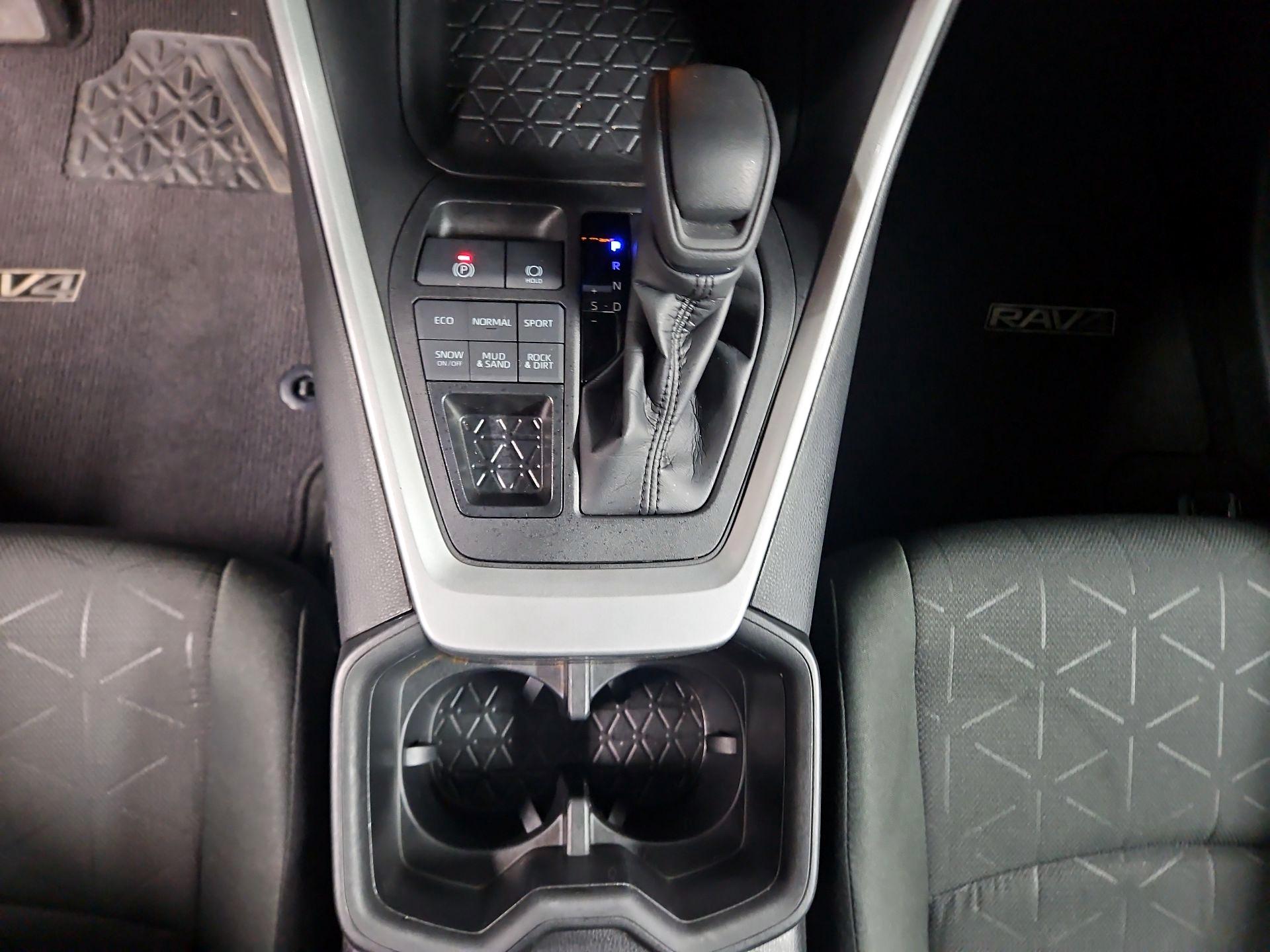 Thumbnail: 2023 Toyota RAV4 - 17