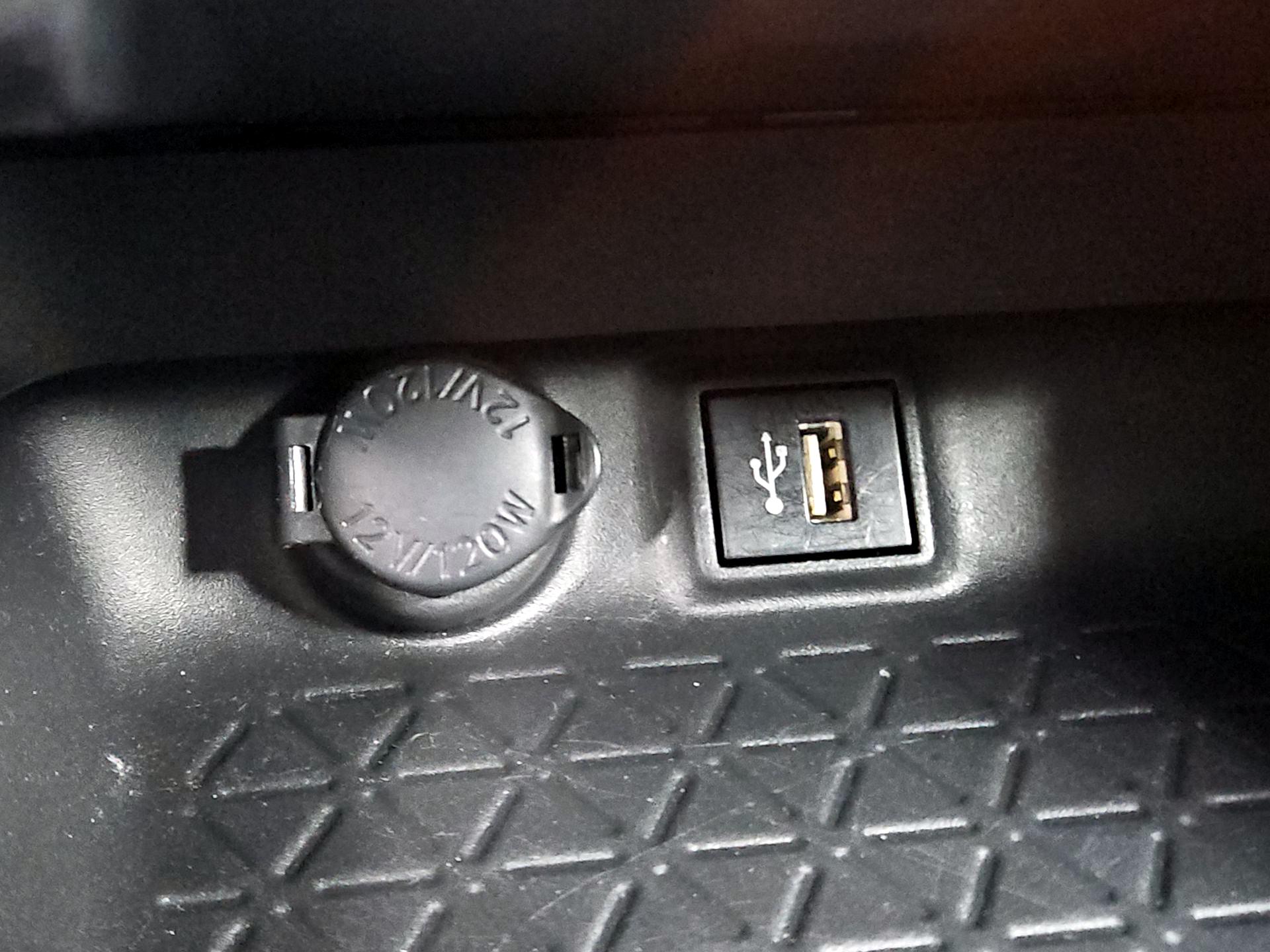 Thumbnail: 2023 Toyota RAV4 - 18