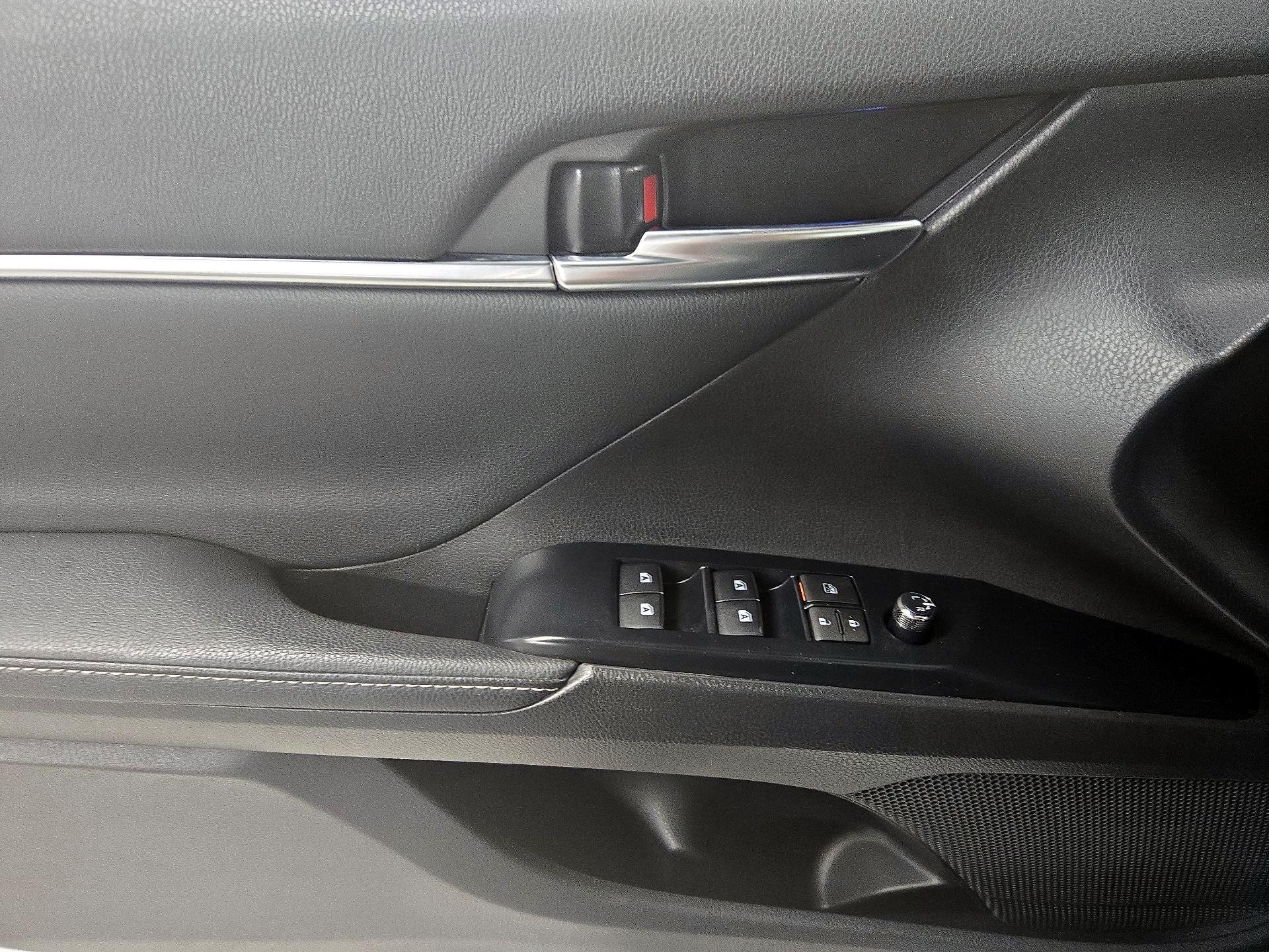 Thumbnail: 2020 Toyota Camry - 12