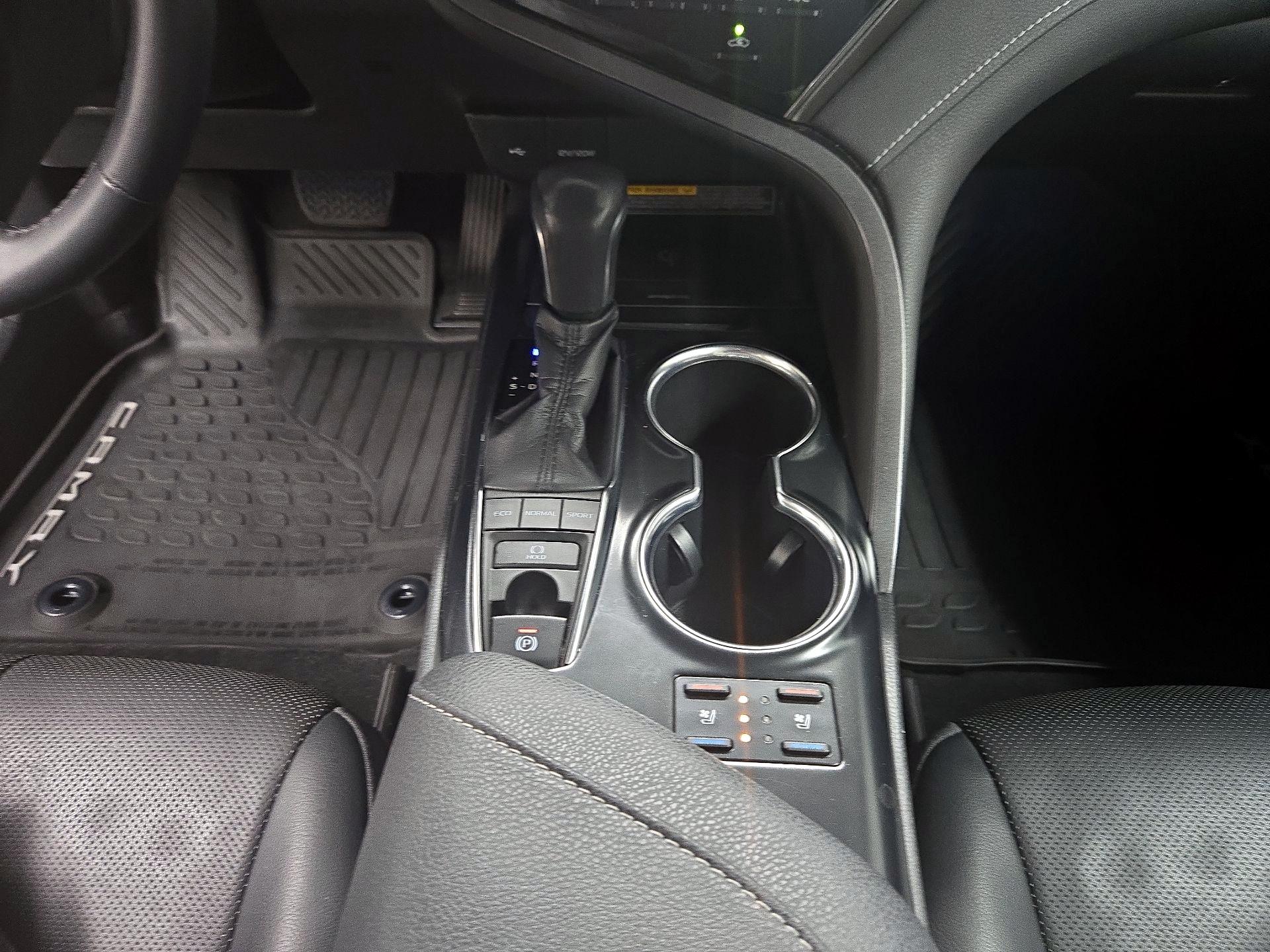 Thumbnail: 2020 Toyota Camry - 17