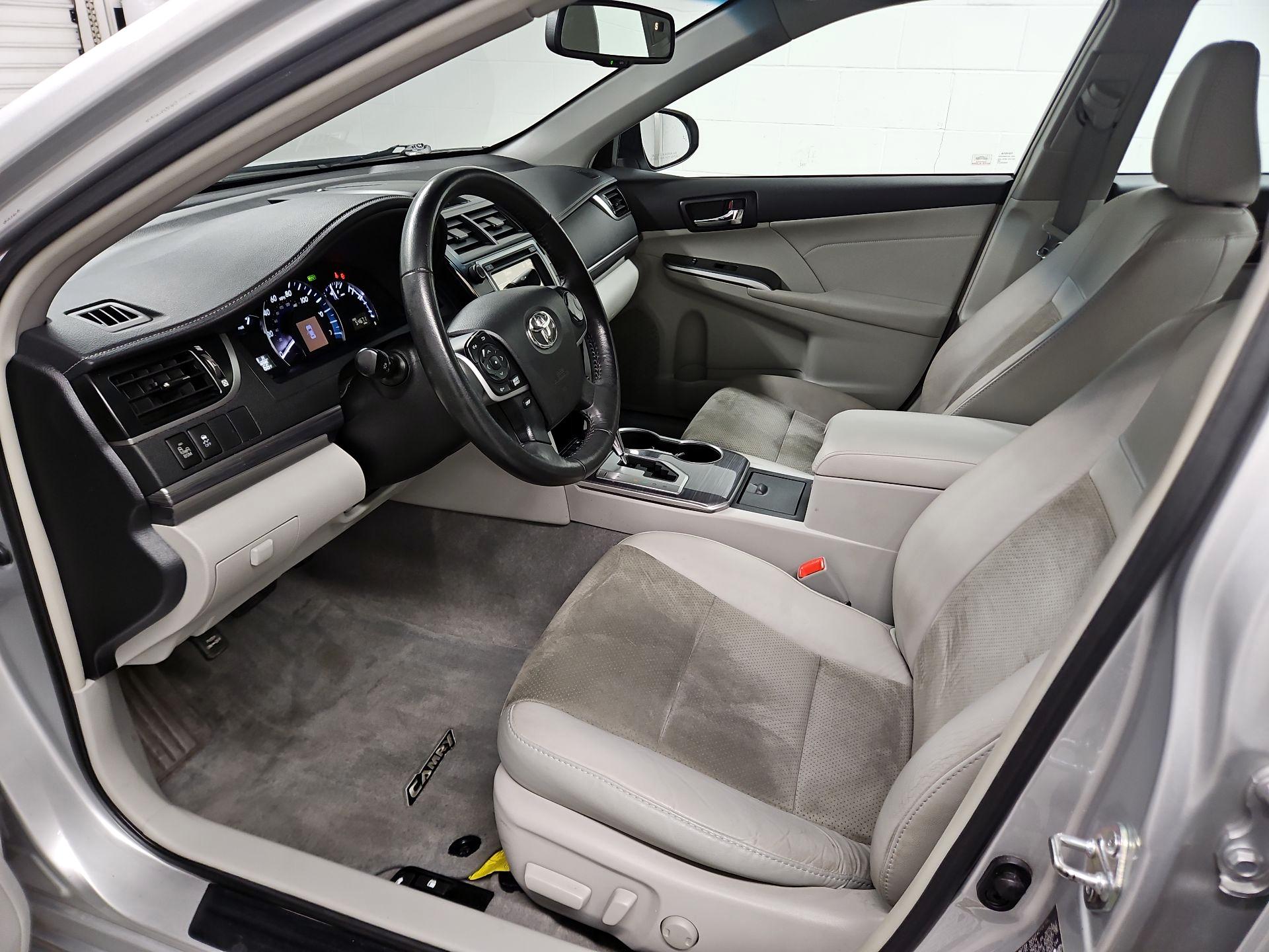 Thumbnail: 2014 Toyota Camry - 11