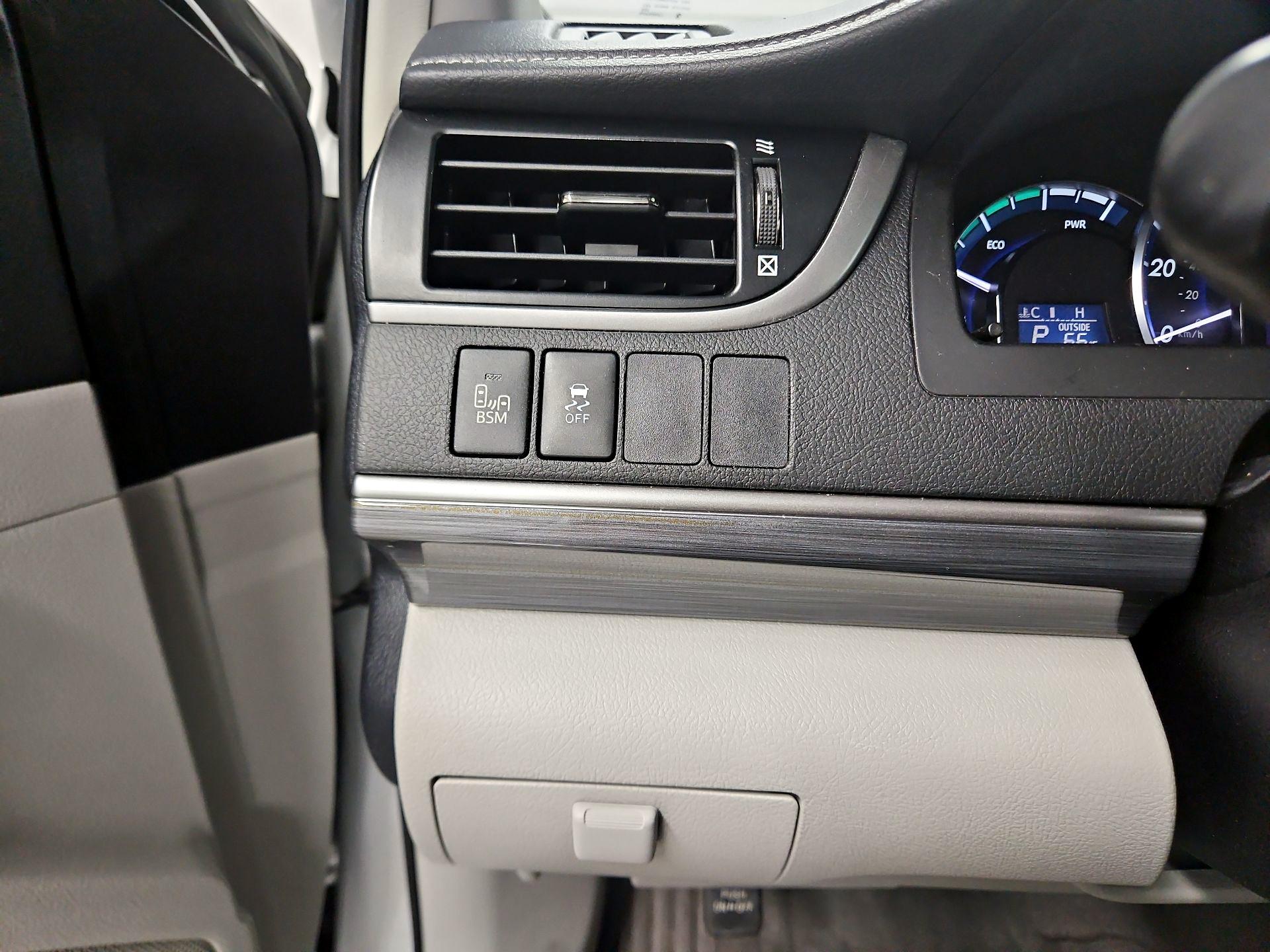 Thumbnail: 2014 Toyota Camry - 13