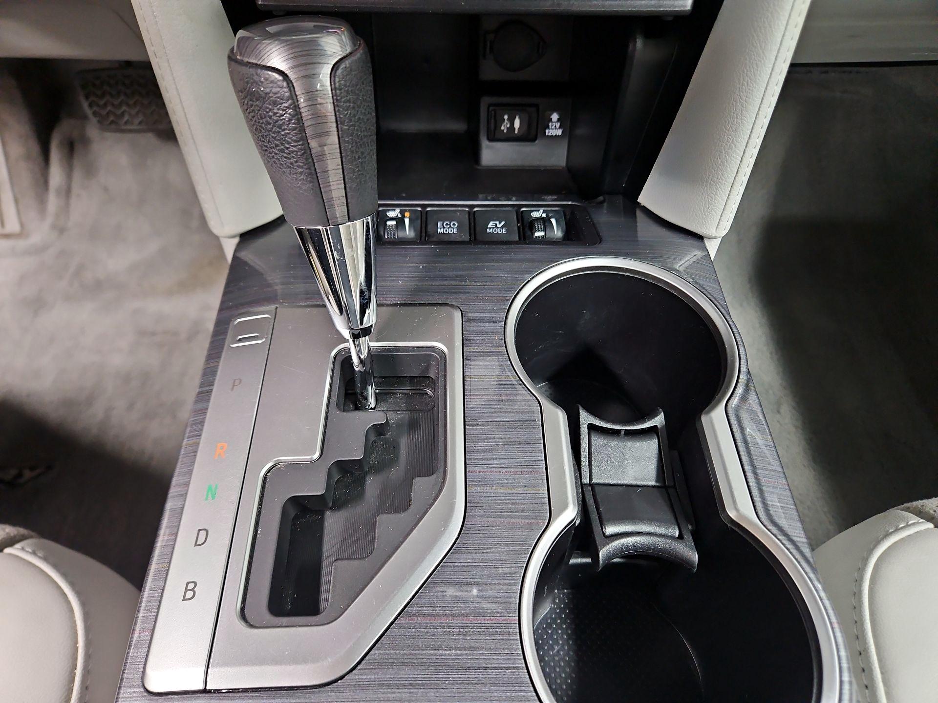 Thumbnail: 2014 Toyota Camry - 18