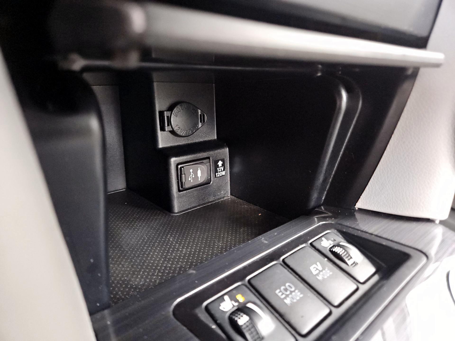 Thumbnail: 2014 Toyota Camry - 19