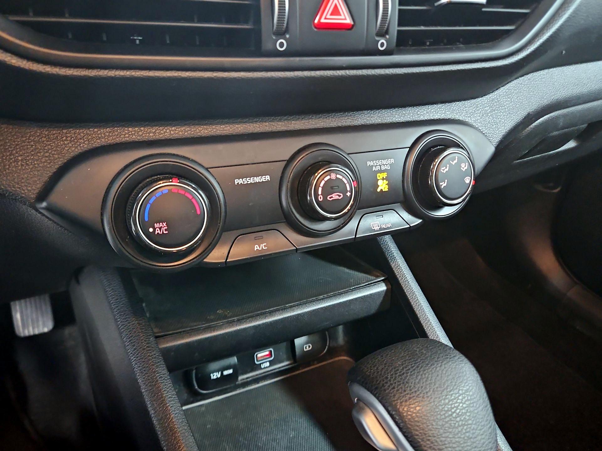 Thumbnail: 2024 Kia Forte - 16