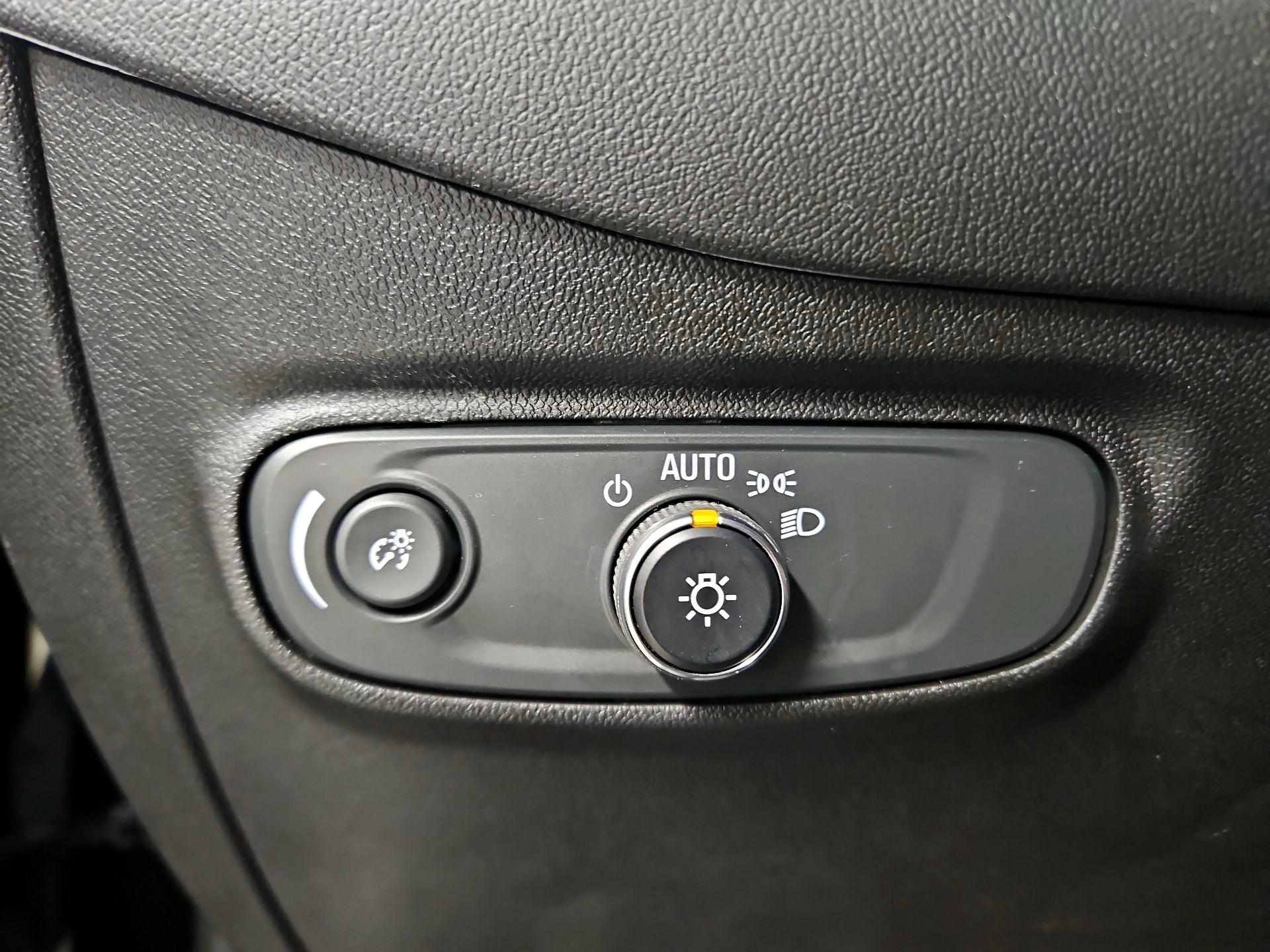 Thumbnail: 2020 Chevrolet Equinox - 13