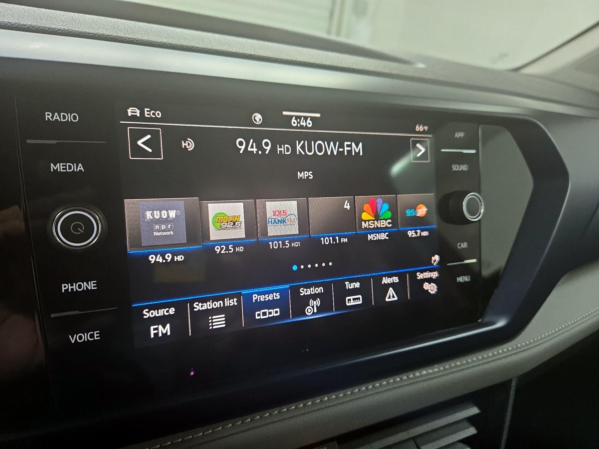 Thumbnail: 2024 Volkswagen Taos - 15