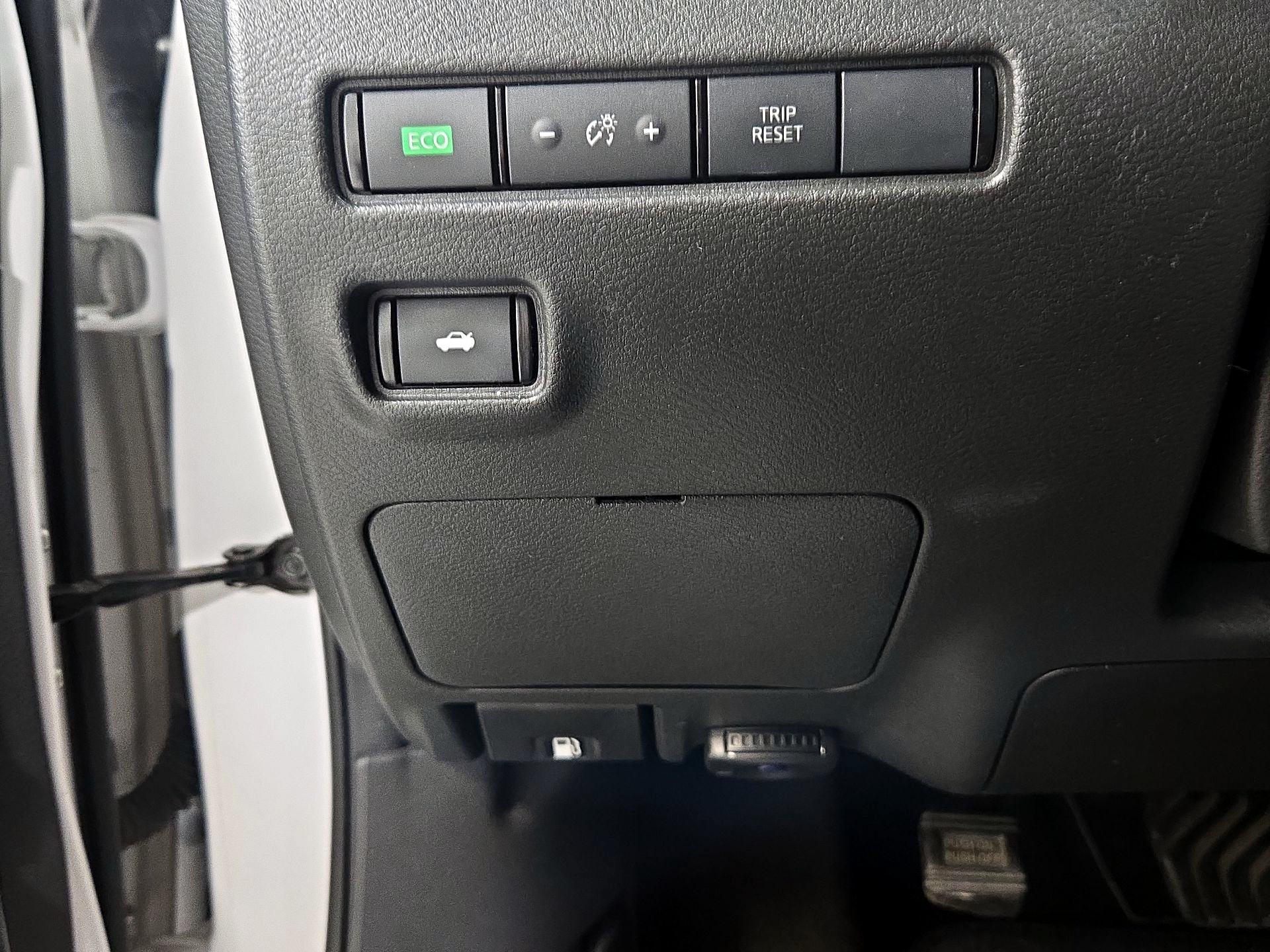 Thumbnail: 2020 Nissan Sentra - 13