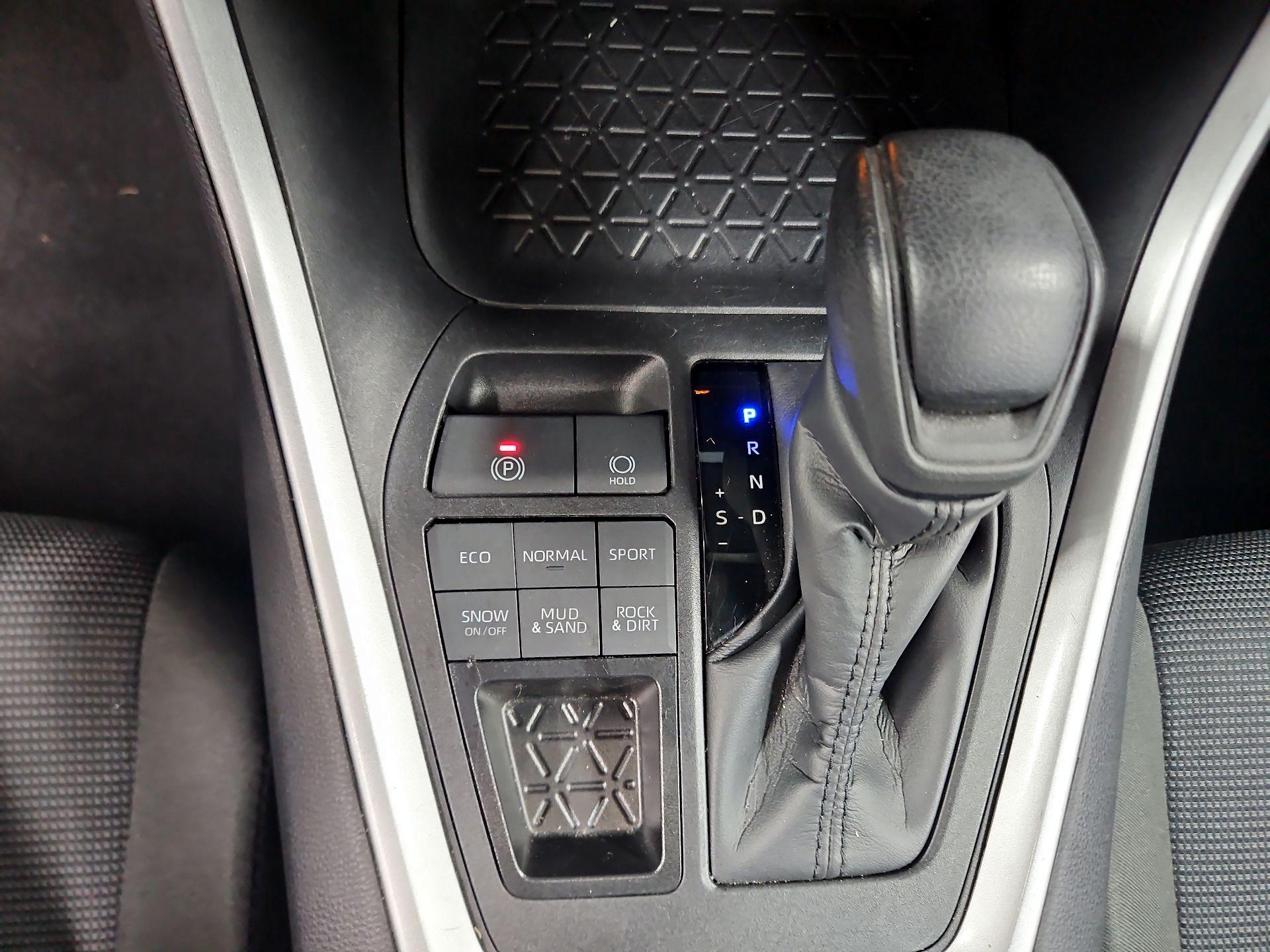 Thumbnail: 2024 Toyota RAV4 - 17