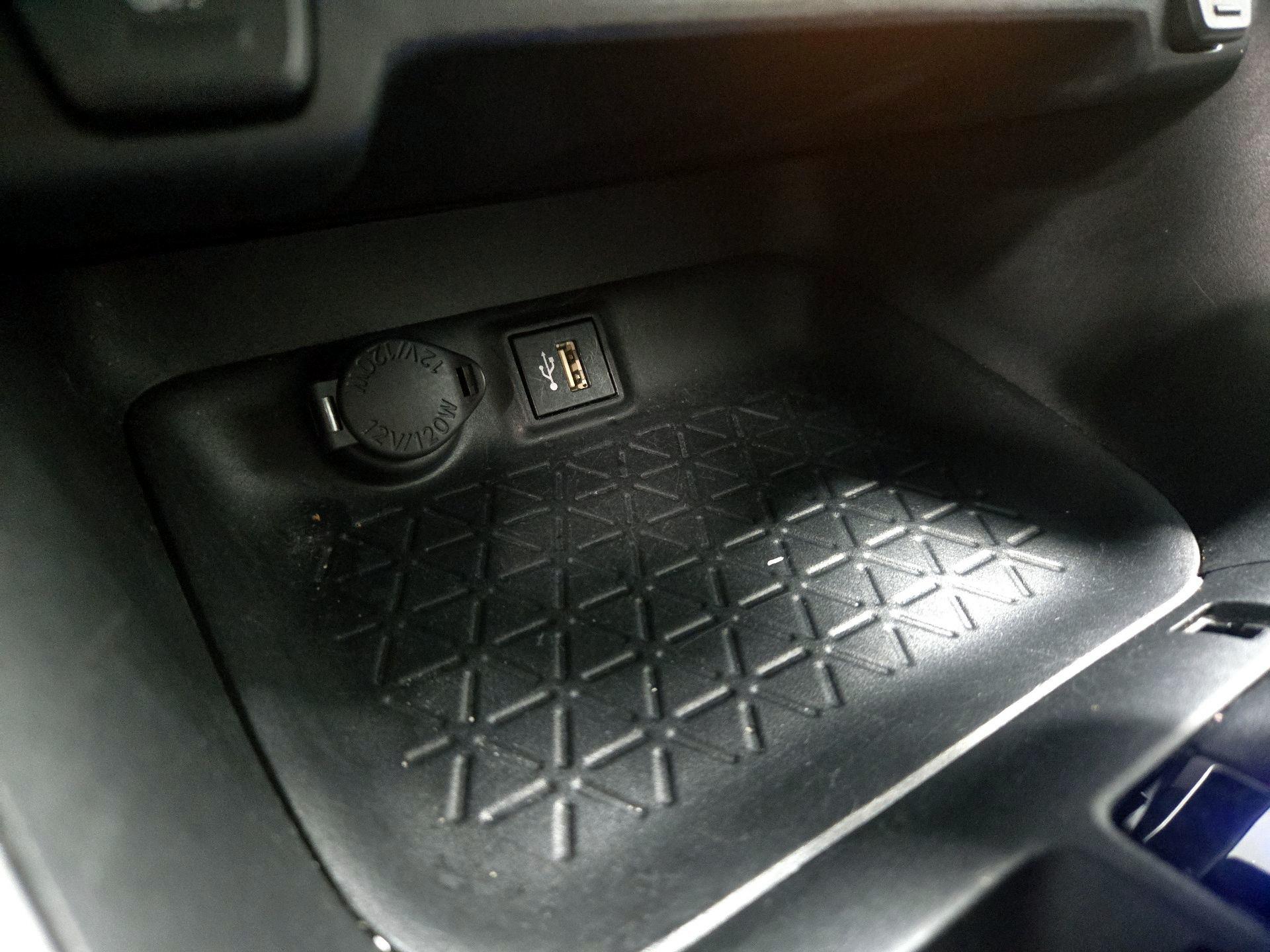 Thumbnail: 2023 Toyota RAV4 - 18