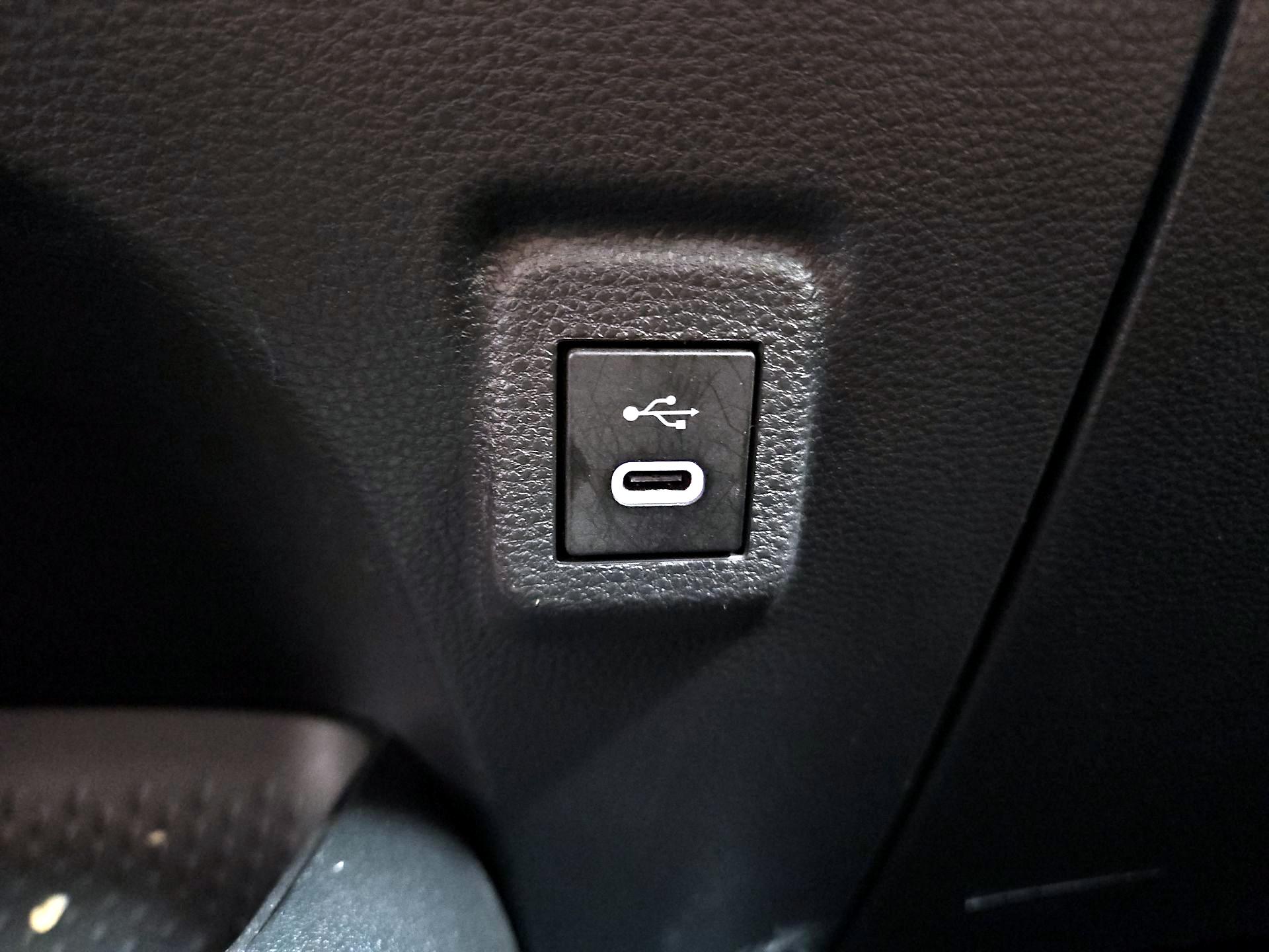 Thumbnail: 2024 Toyota Corolla - 18