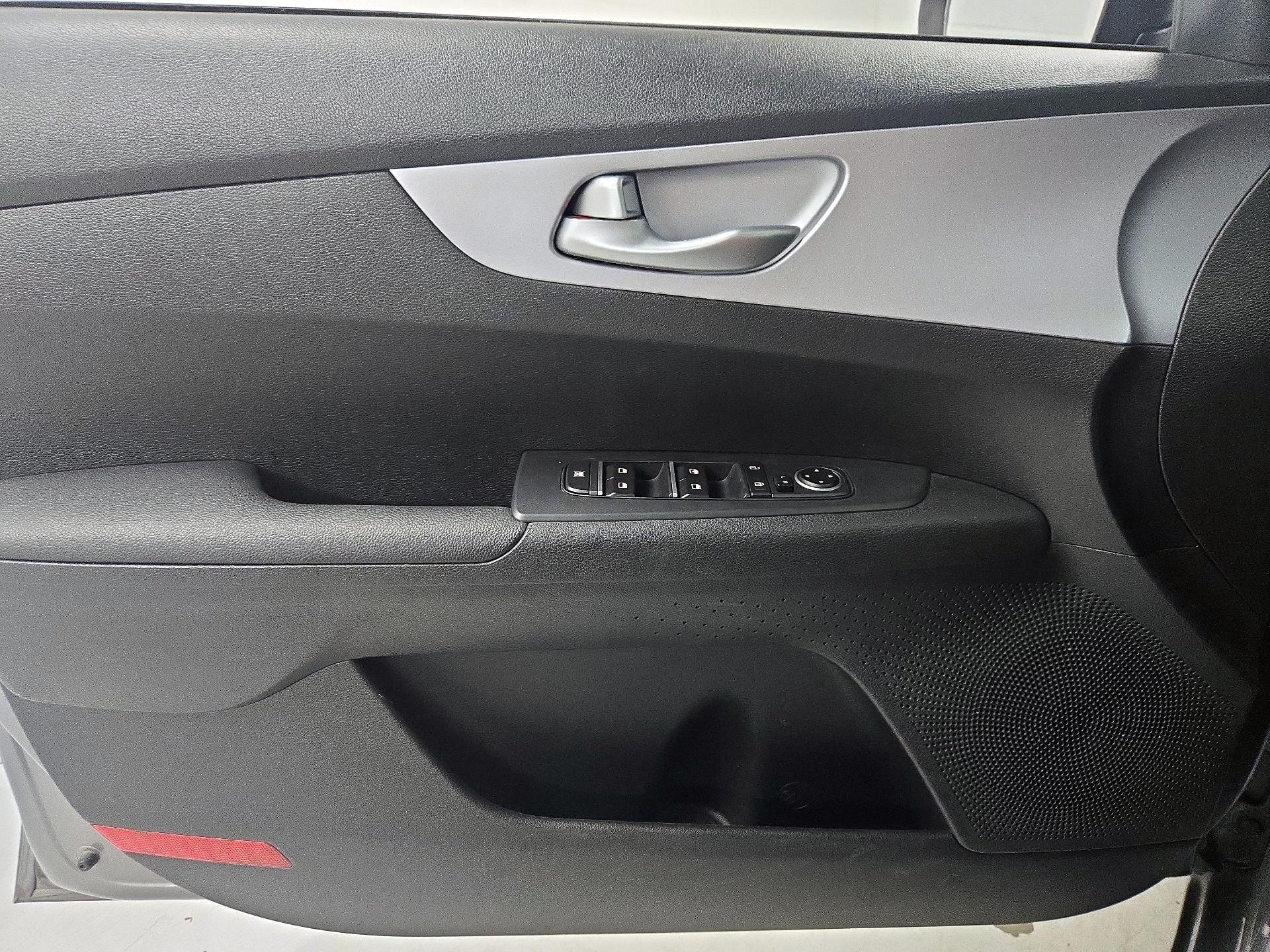 Thumbnail: 2024 Kia Forte - 12